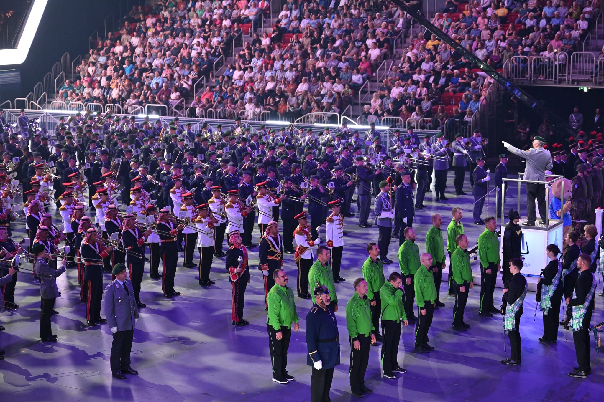 The SAF Central Band assembled amongst the numerous other bands in the finale segment.