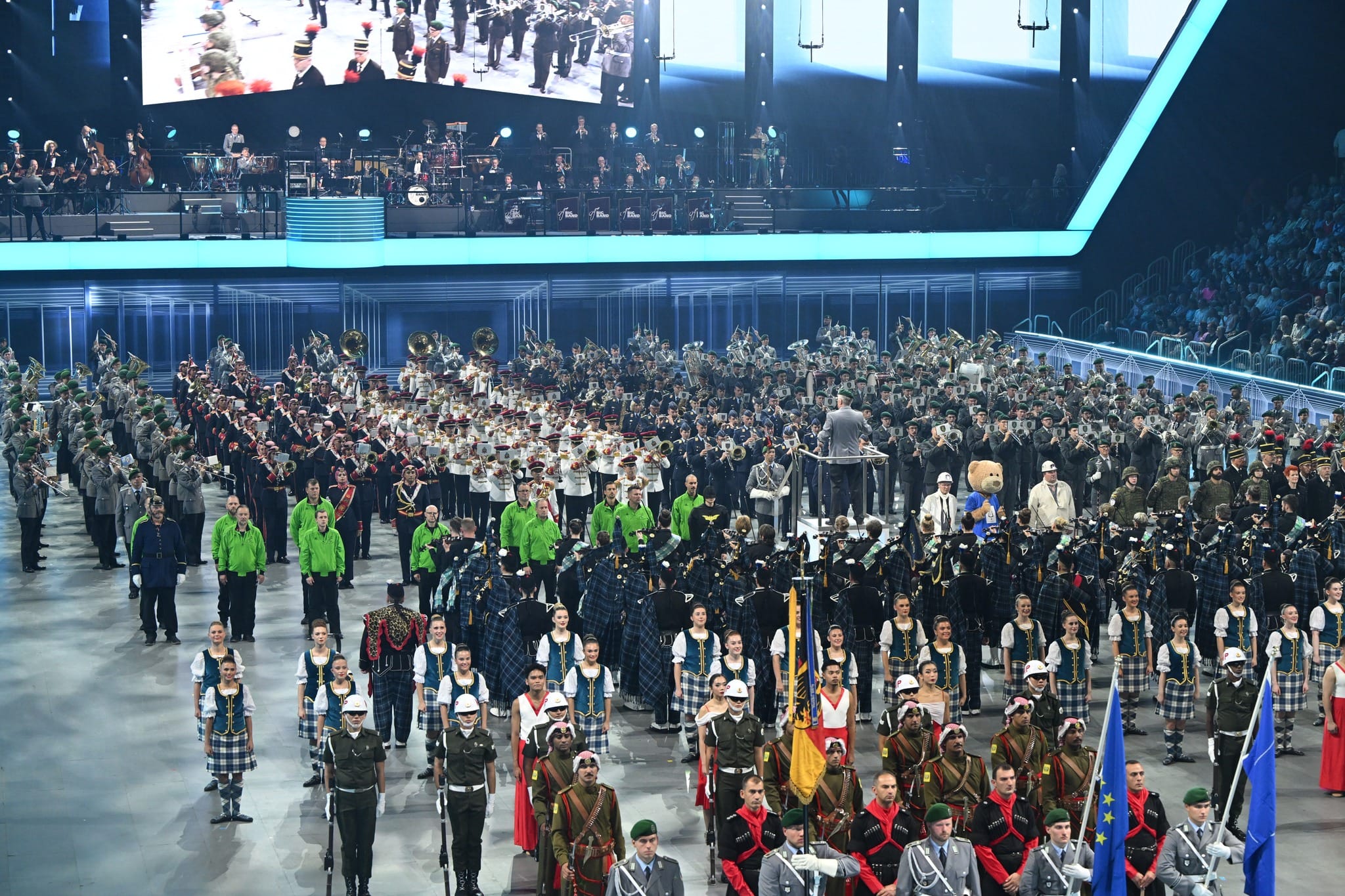 All participating bands stood and played together in a massed band for the rousing finale of the Musikfest.