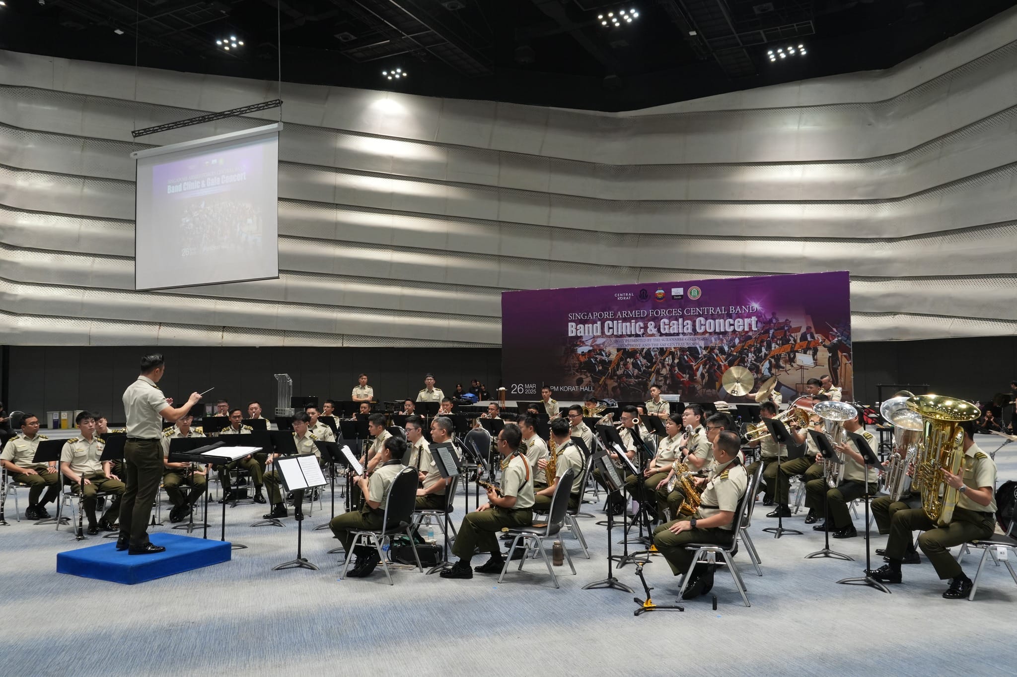 ME5 Wang then led the SAF Central Band in an open rehearsal to prepare for the Gala Concert later that day.
