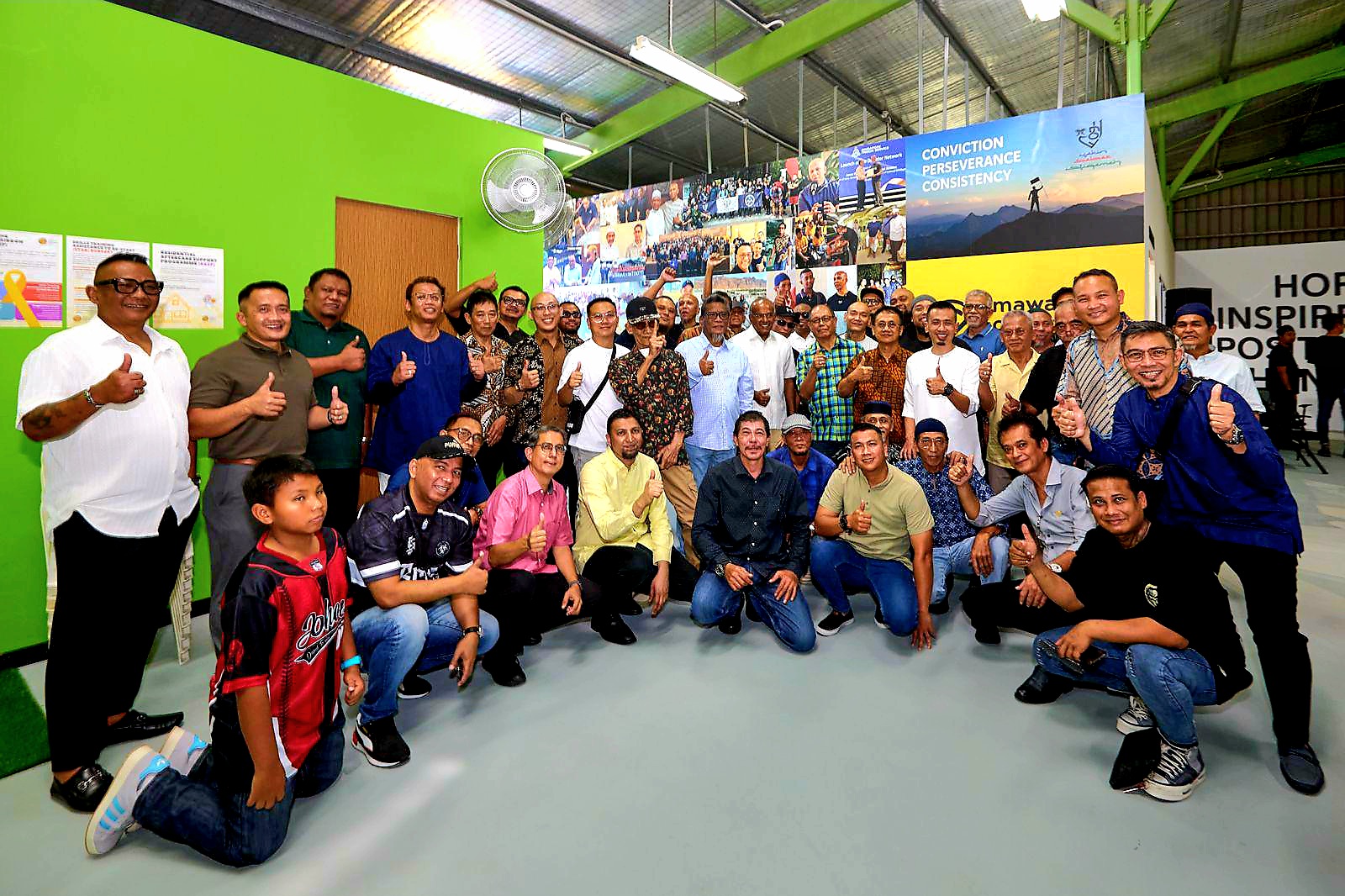 This is a group photo of the organisation