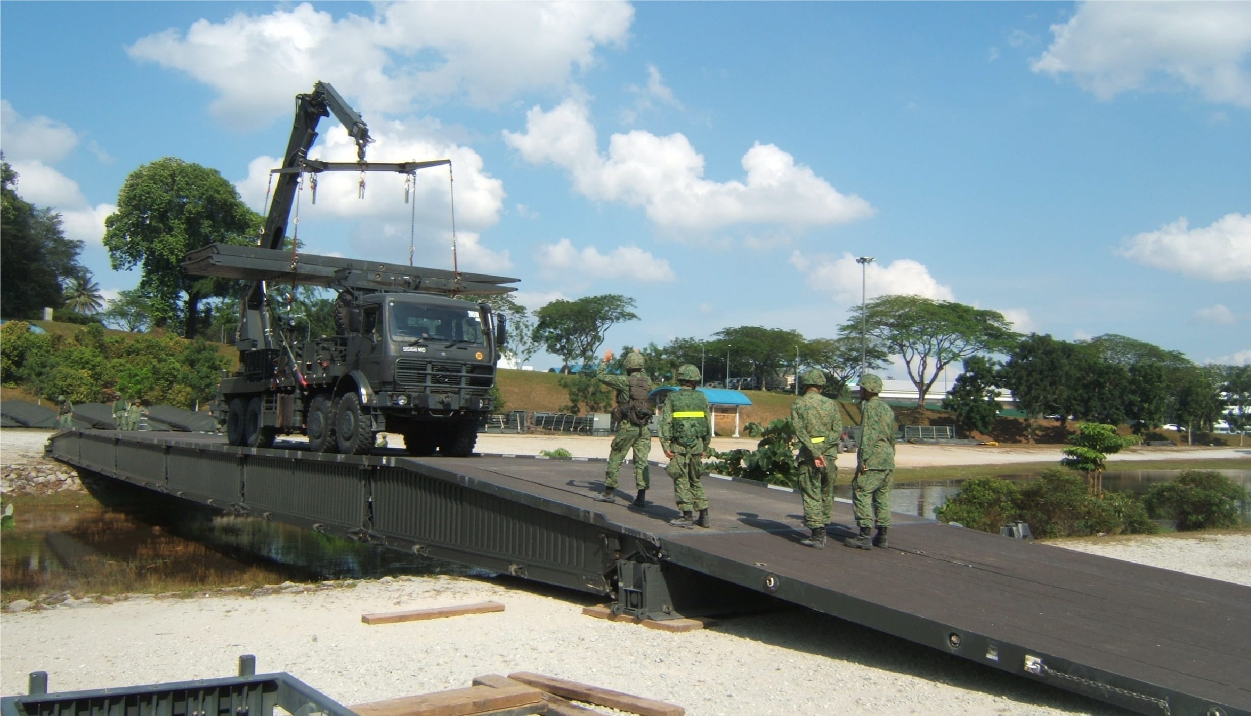 Foldable Longspan Bridge (FLB)