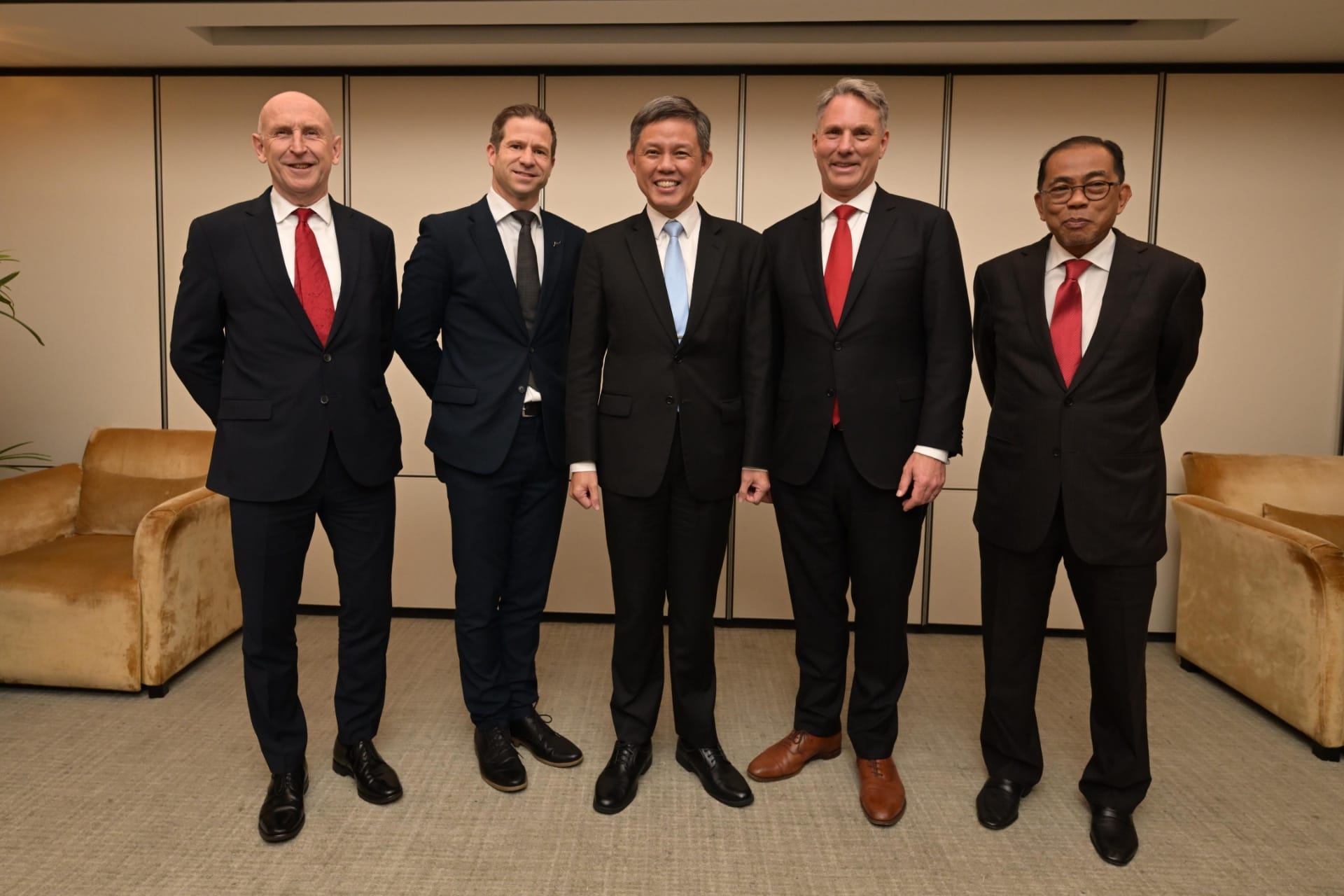 Minister for Defence Mr Chan Chun Sing (centre) in a group photo with Defence Ministers of the Five Power Defence Arrangements at the 23rd Shangri-La Dialogue.