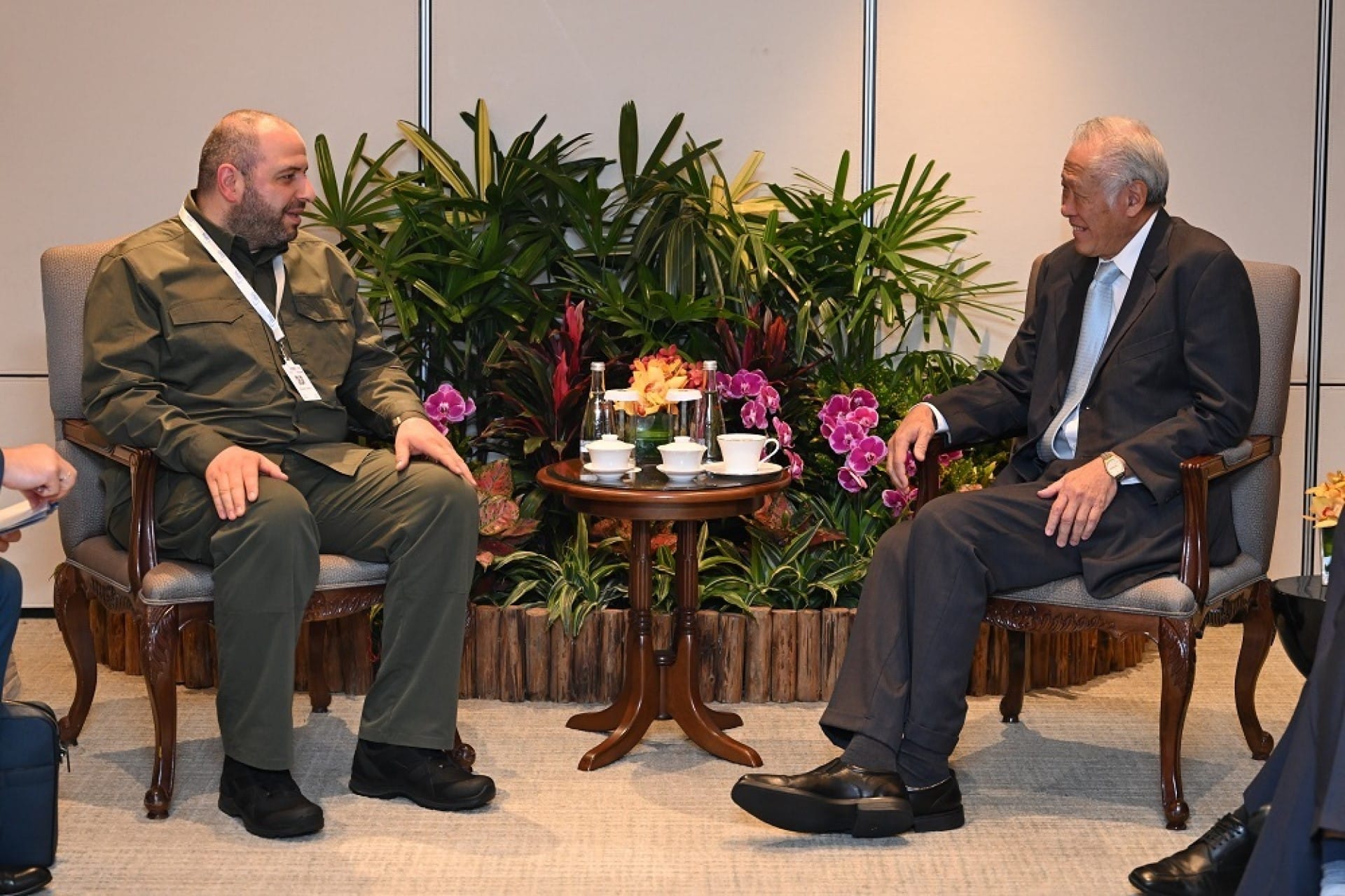 Dr Ng (right) meeting Ukraine Minister of Defence Rustem Umerov (left) on the sidelines of the 21st Shangri-La Dialogue.