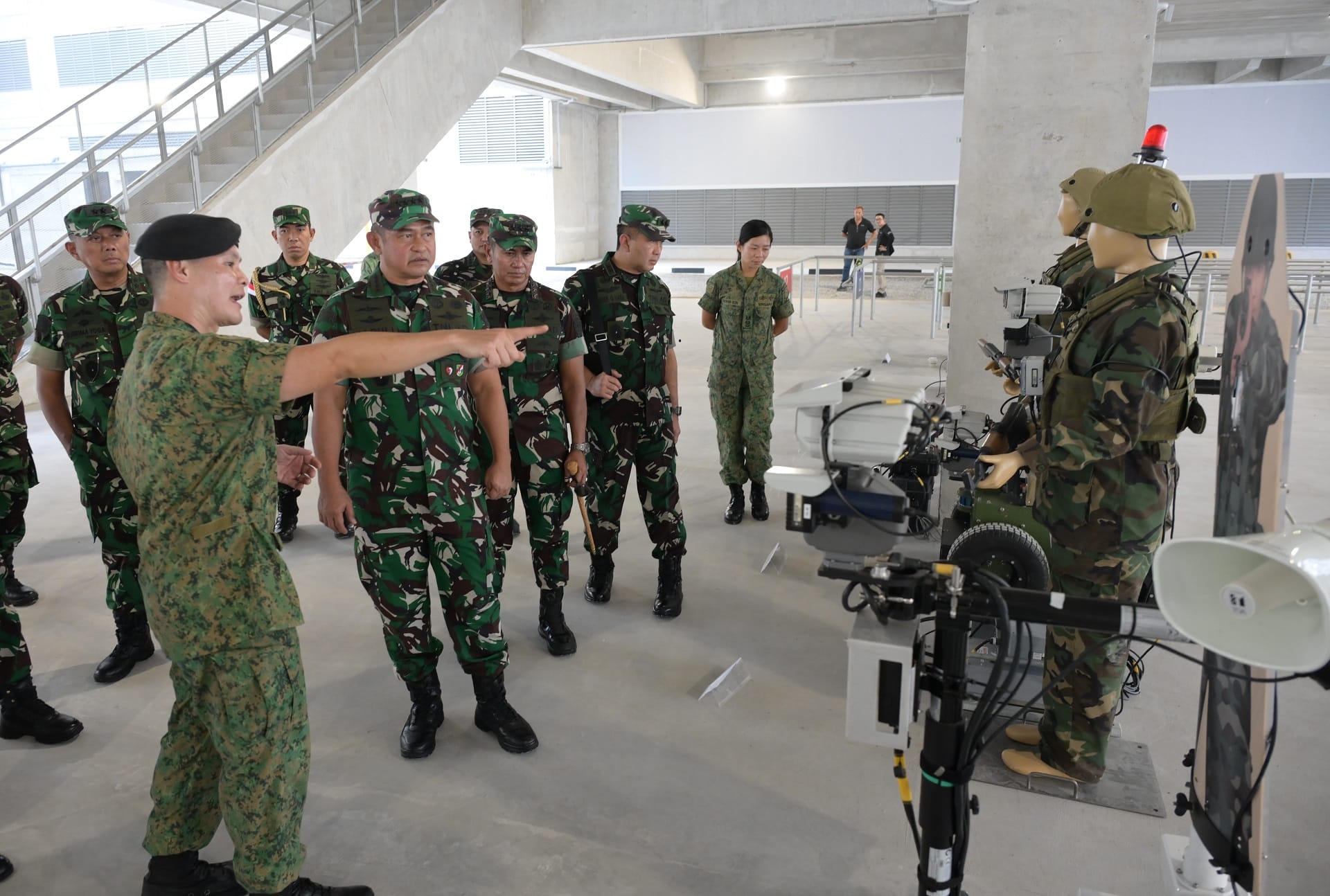 GEN Maruli received a brief on the training facility and viewed demonstrations of the systems that enhance training realism for our soldiers at SAFTI City.