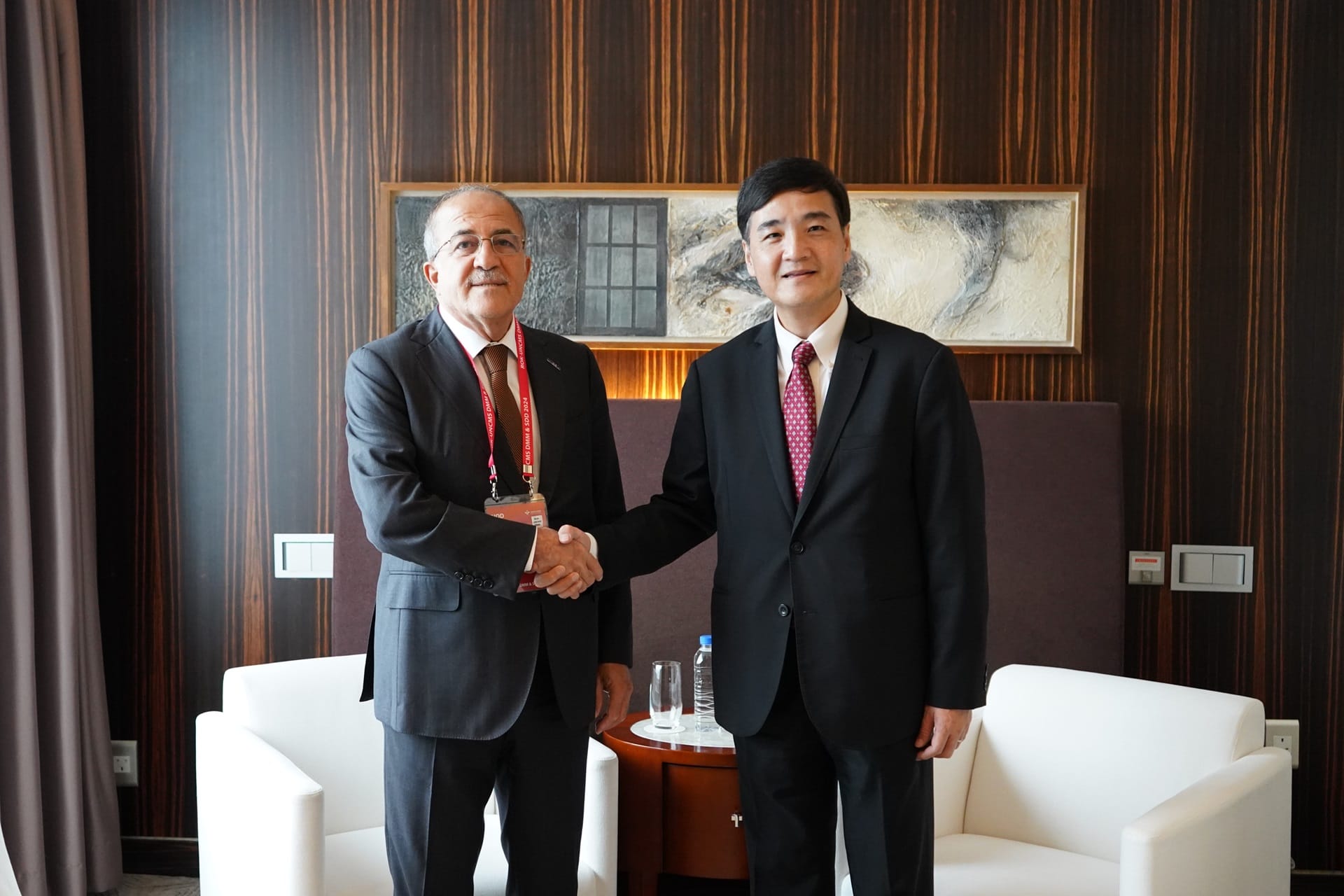 Mr Heng (right) meeting with Türkiye Deputy Minister for National Defense Şuay Alpay (left).