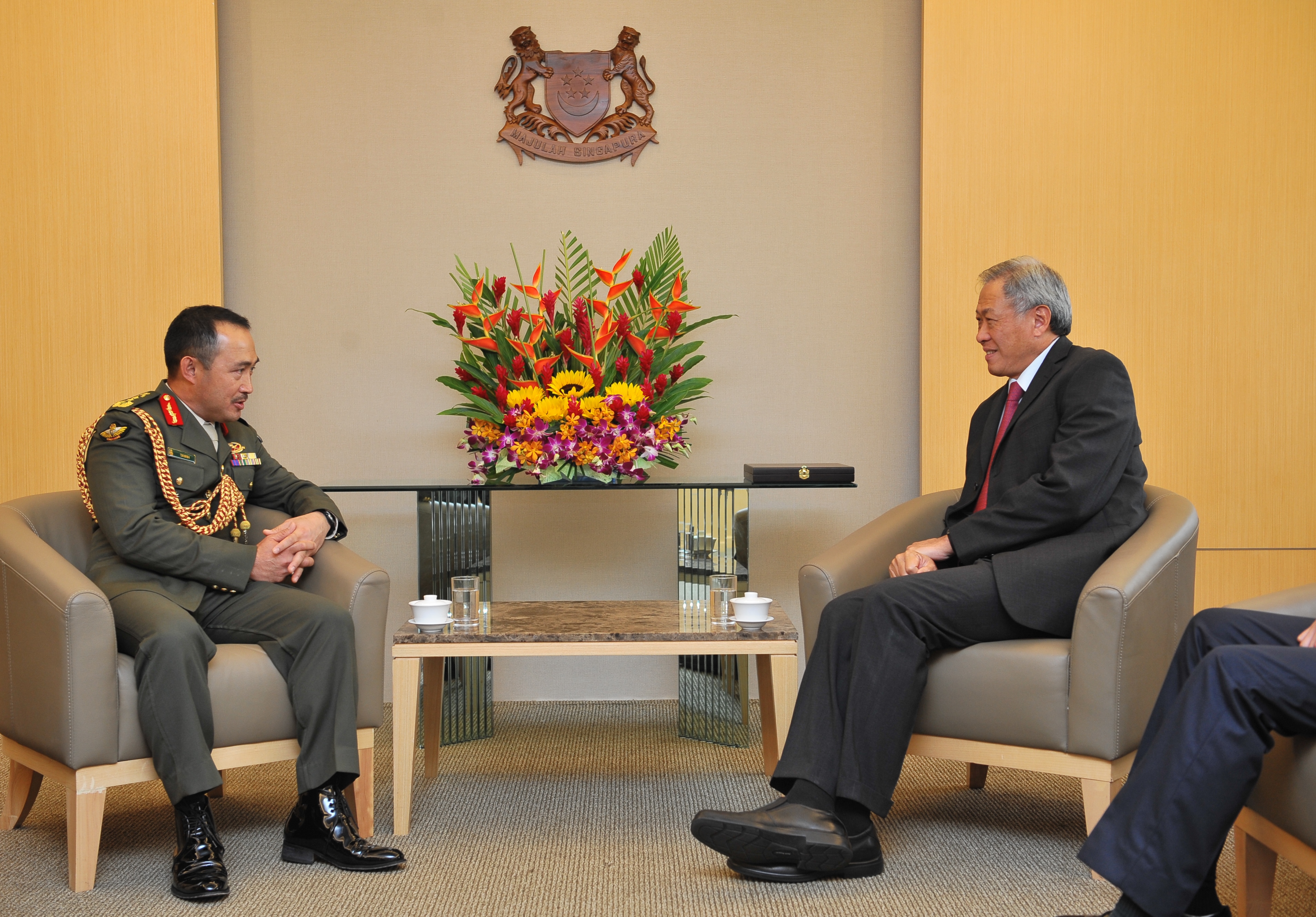 Commander of the Royal Brunei Armed Forces Yang Dimuliakan Pehin Datu Pekerma Jaya Major General (MG) Dato Seri Pahlawan Mohd Tawih Bin Abdullah calling on Minister for Defence Dr Ng Eng Hen at the Ministry of Defence.