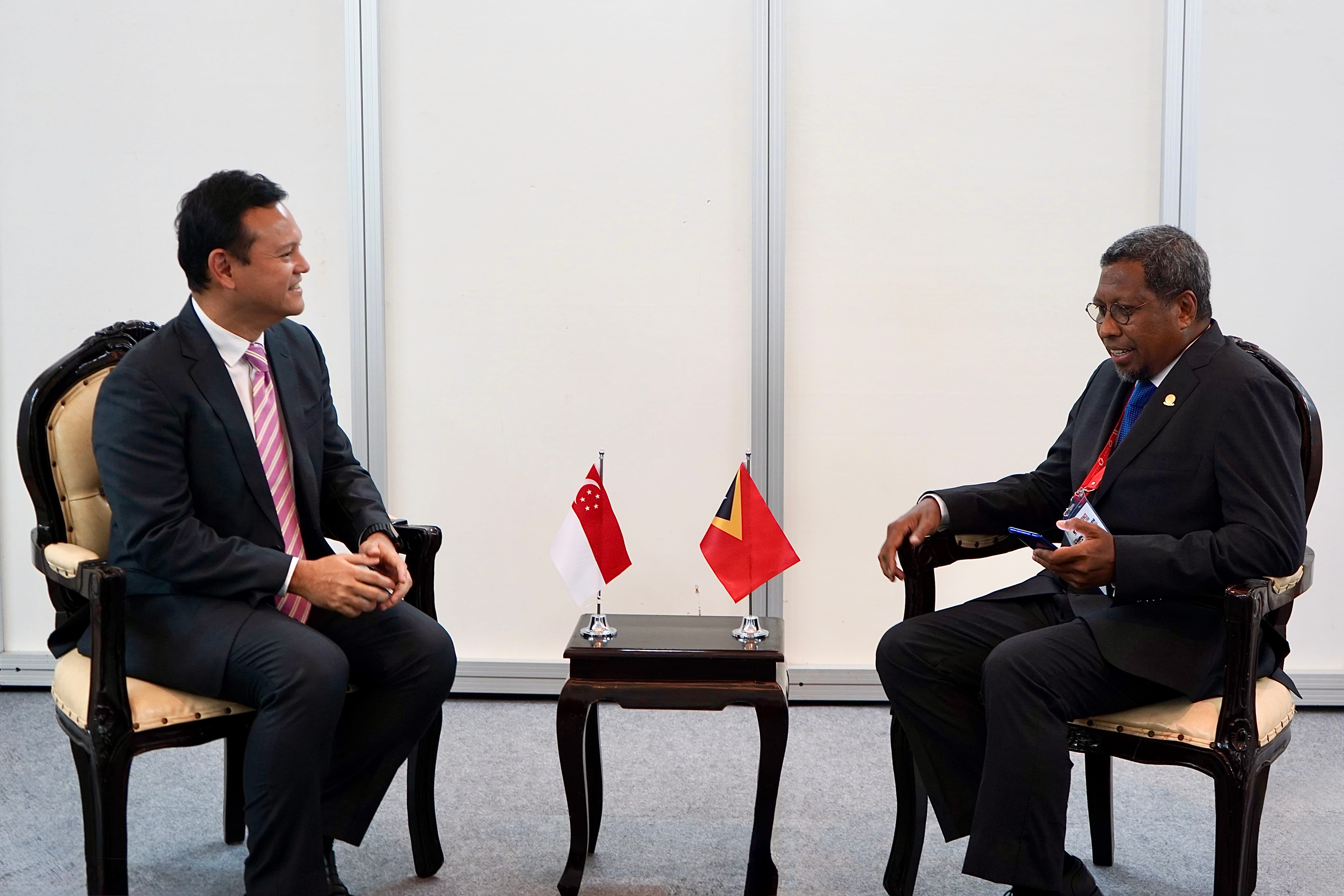 Mr Zaqy (left) calling on Timor-Leste Minister of Defence Donaciano do Rosário da Costa Gomes (right).