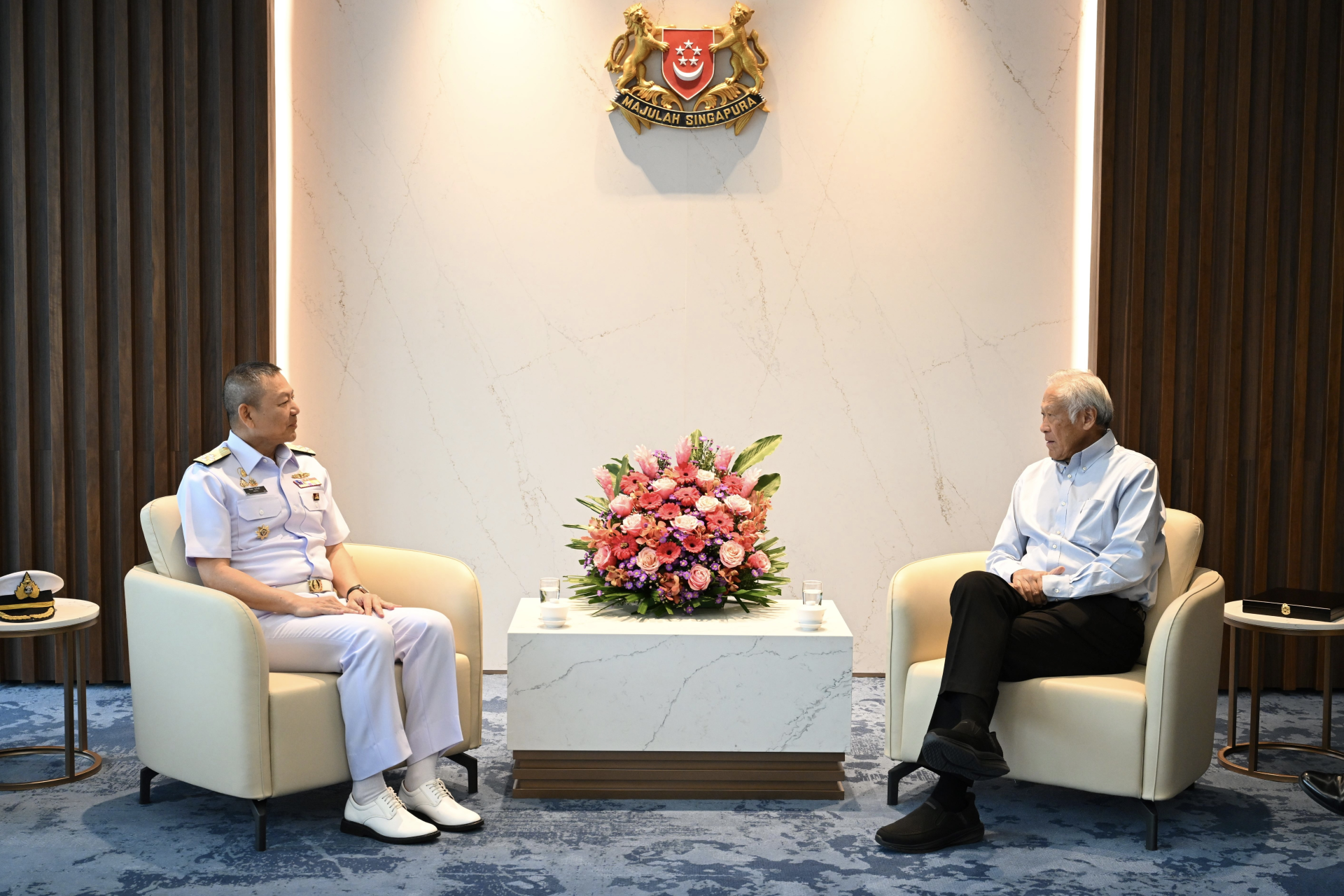 Commander-in-Chief of the Royal Thai Navy (RTN) Admiral (ADM) Jirapol Wongwit (left), calling on Minister for Defence Dr Ng Eng Hen (right) this afternoon.