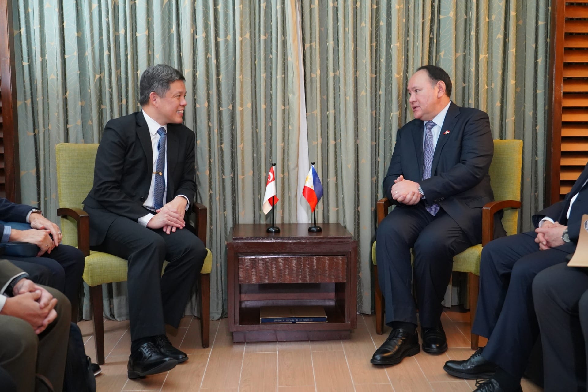 Minister Chan (left) meeting with Philippines Secretary of National Defense Gilberto C. Teodoro Jr.