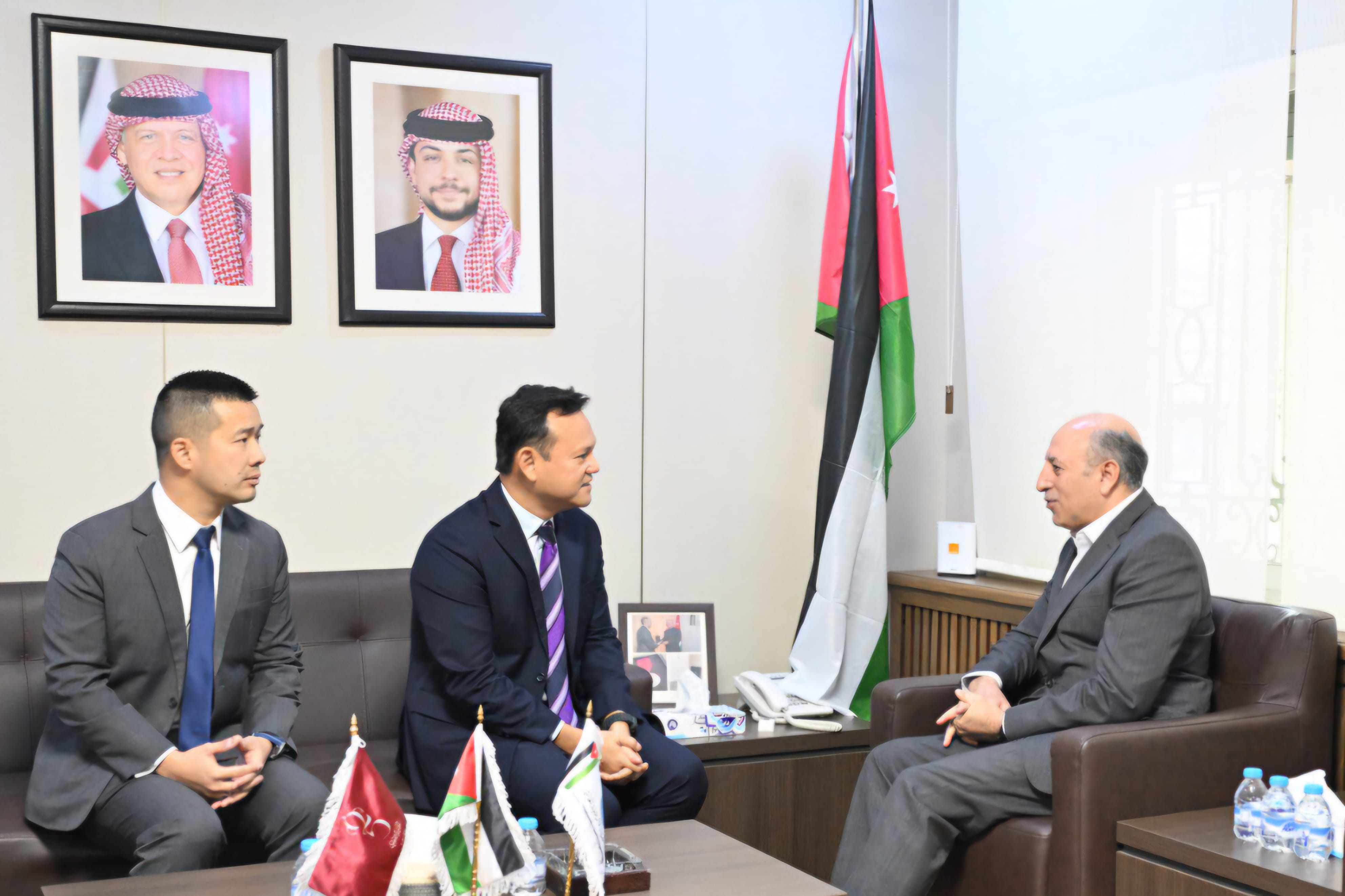Mr Zaqy meeting with Dr Hussein Al-Shebli, Secretary General of the Jordan Hashemite Charity Organisation.