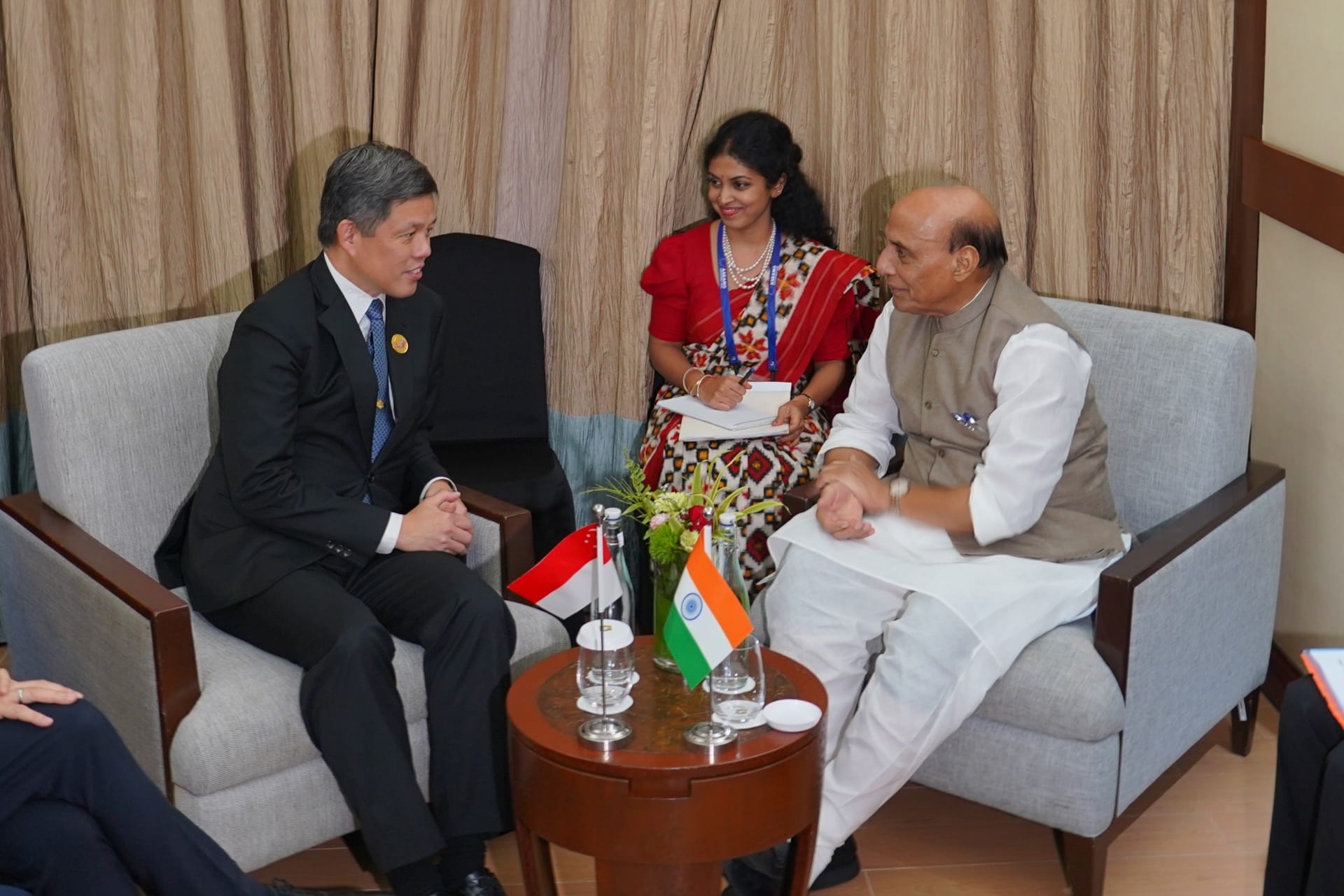 Minister Chan (left) meeting with India Minister of Defence Rajnath Singh.