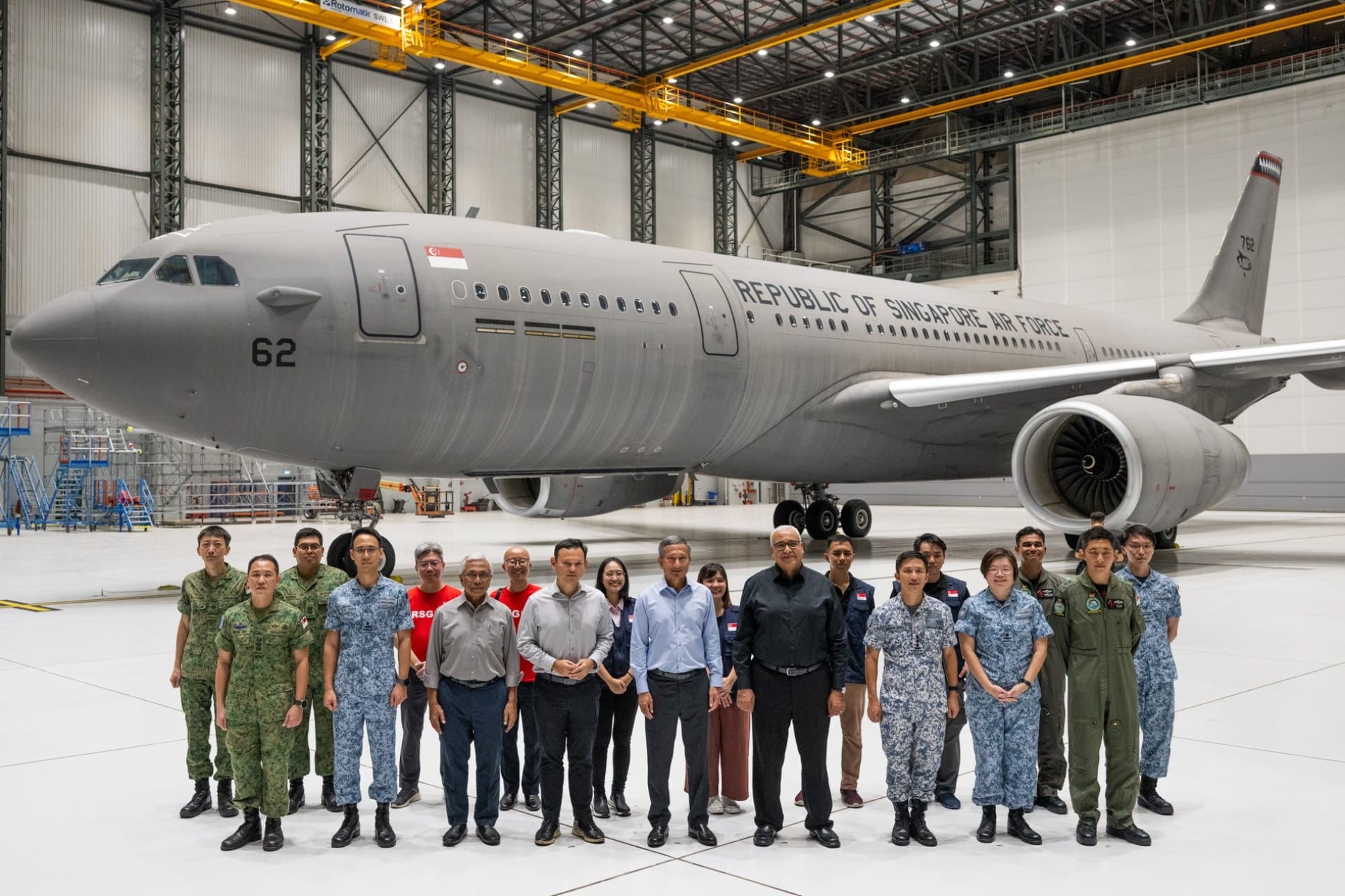 Dr Balakrishnan and Mr Zaqy, along with Egyptian Ambassador-designate to Singapore Ahmad Mostafa Abdelaal Mohamed, Singapore's Representative to the Palestinian Authority Hawazi Daipi, senior Singapore Armed Forces (SAF) Officers, and representatives from NGOs were present to send off the RSAF mission crew.