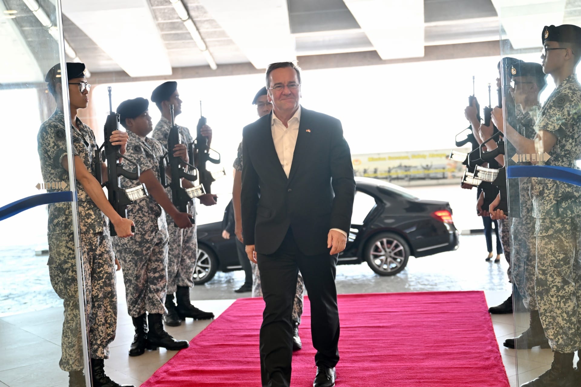 Mr Pistorius inspected the Row of Honour during his visit to RSS - Singapura at Changi Naval Base earlier this afternoon.