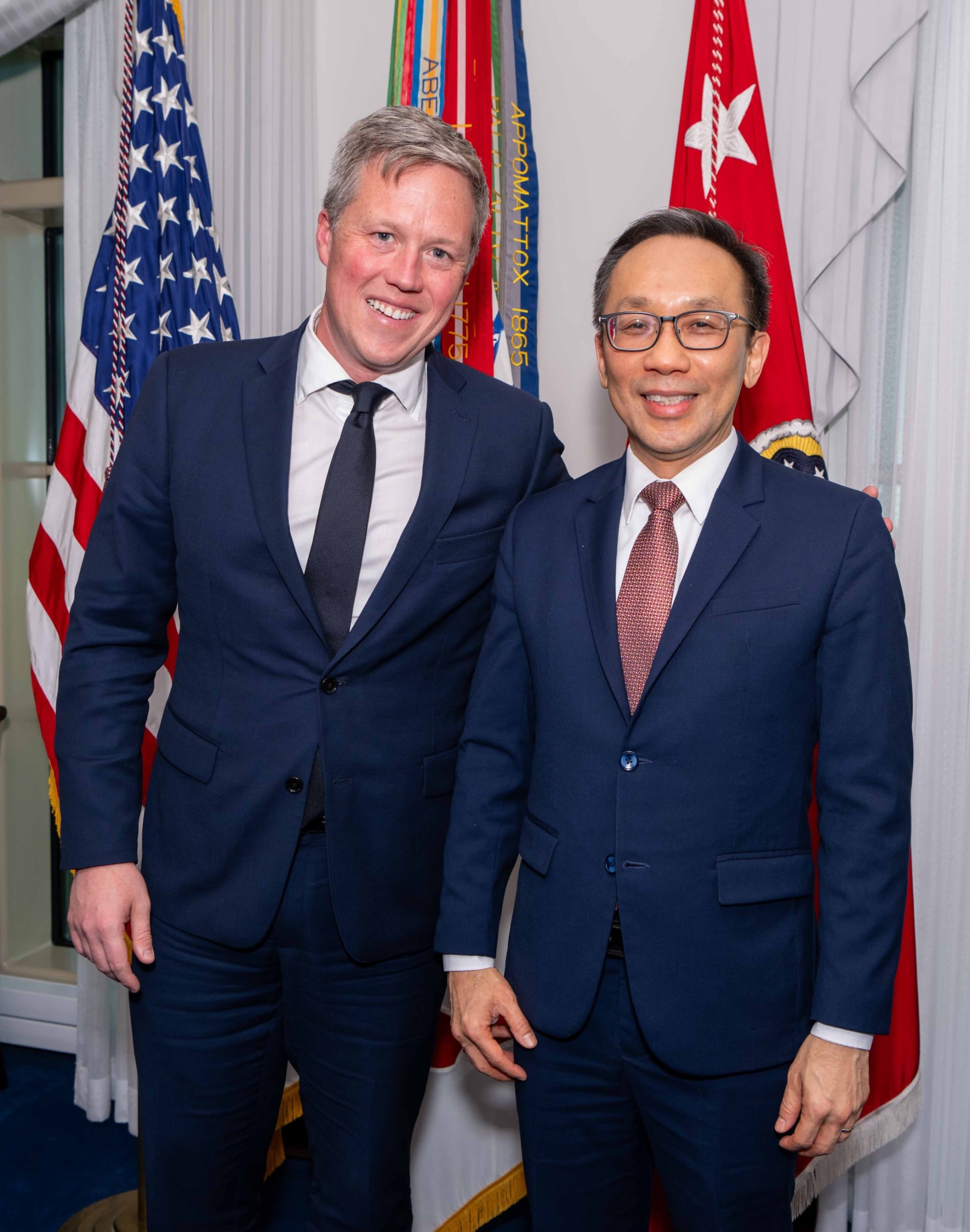 Mr Chan (right) met with US Secretary of the Army Mr Daniel Driscoll (left). (Photo Credit: US Department of War)