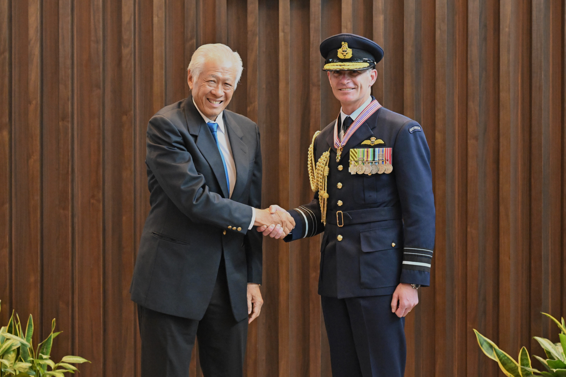 Minister for Defence Dr Ng Eng Hen (left) presenting the Meritorious Service Medal (Military) to Vice Chief of the Australian Defence Force Air Marshal (AM) Robert Chipman (right) at the Ministry of Defence (MINDEF) earlier today.