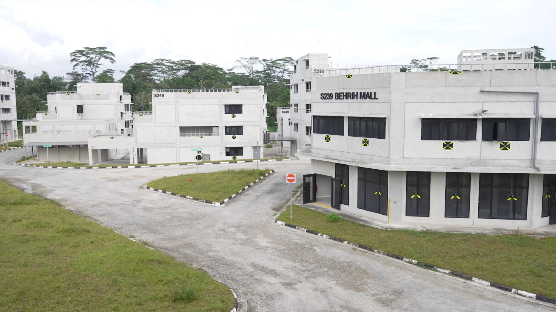 3. Mall