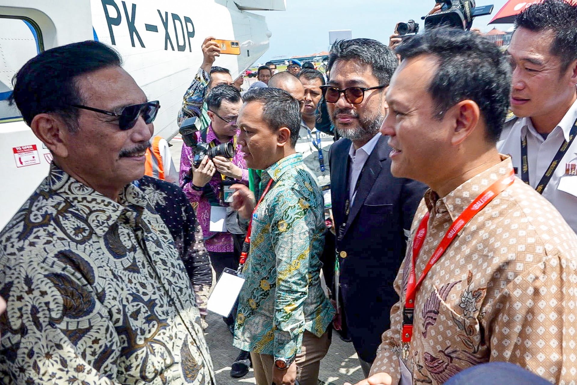 Senior Minister of State for Defence Mr Zaqy Mohamad (right) meeting with Indonesian Coordinating Minister for Maritime Affairs and Investments Luhut Pandjaitan (left) at the Bali International Airshow (BIA) 2024.