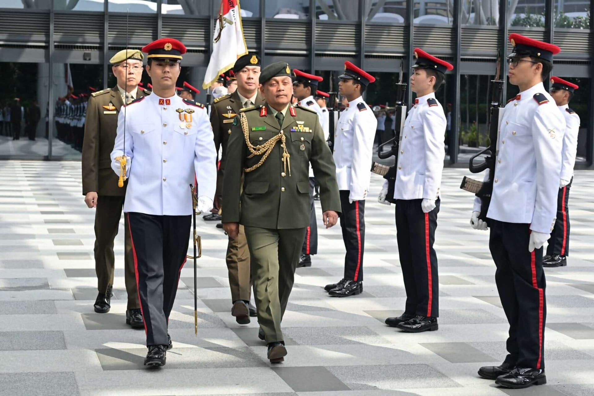 BG Aldi inspecting the Guard of Honour at MINDEF earlier today.
