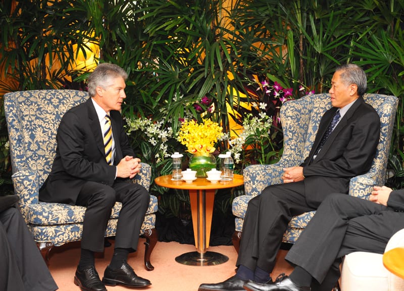 Minister for Defence Dr Ng Eng Hen meeting with Australian Minister for Defence Stephen Smith on the sidelines of the 10th Shangri-La Dialogue.