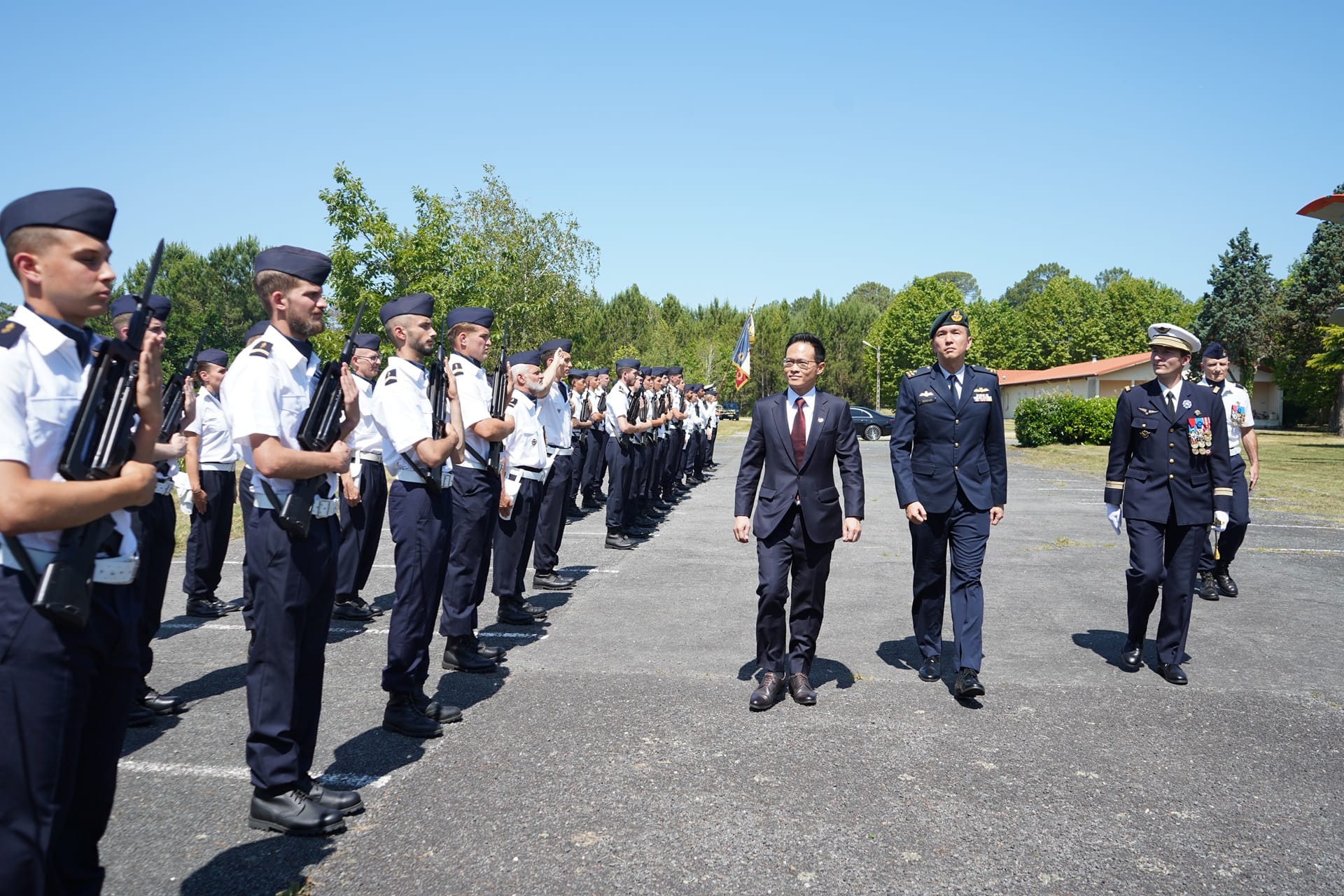 Minister of State for Defence Mr Desmond Choo reviewing the Honour Guard by the French Air and Space Force (FASF) at Cazaux Air Base, France.