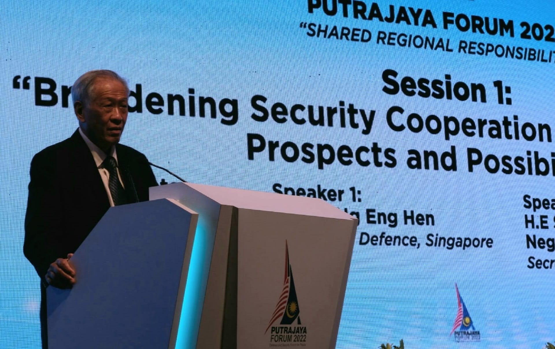 Minister for Defence Dr Ng Eng Hen delivering his speech for the 6th Putrajaya Forum, held concurrently with the 17th Defence Services Asia Exhibition and Conference in Kuala Lumpur.
