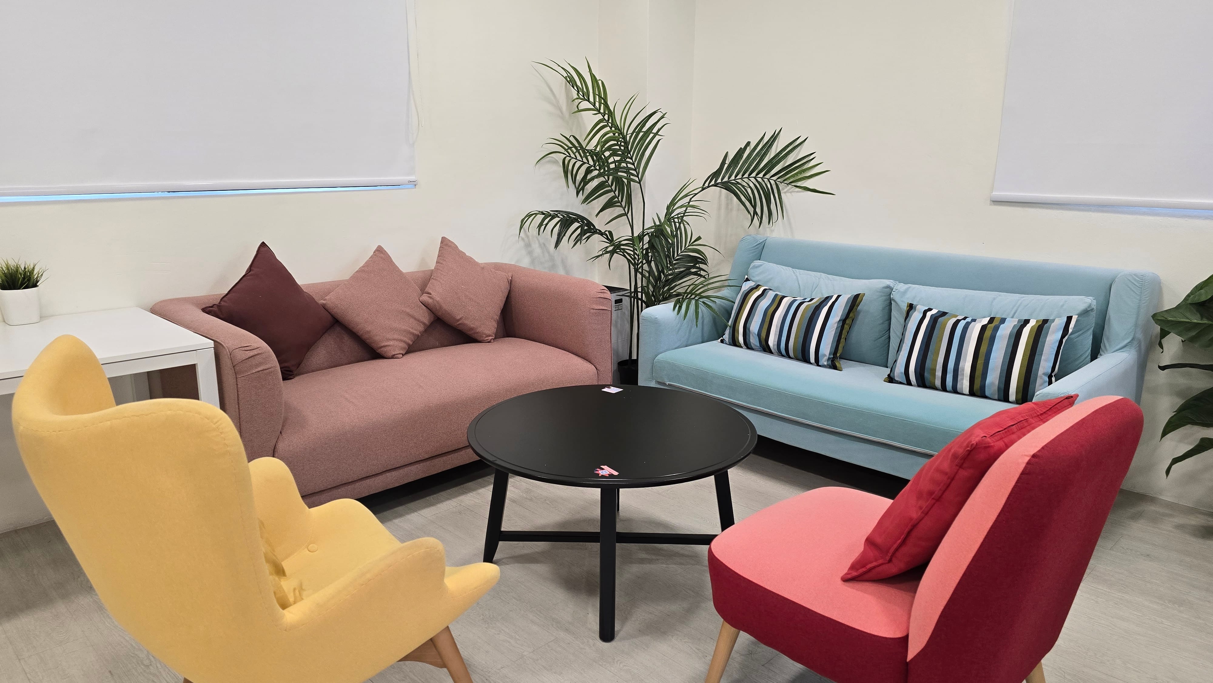 Overview of the Commitment room in The Red Box