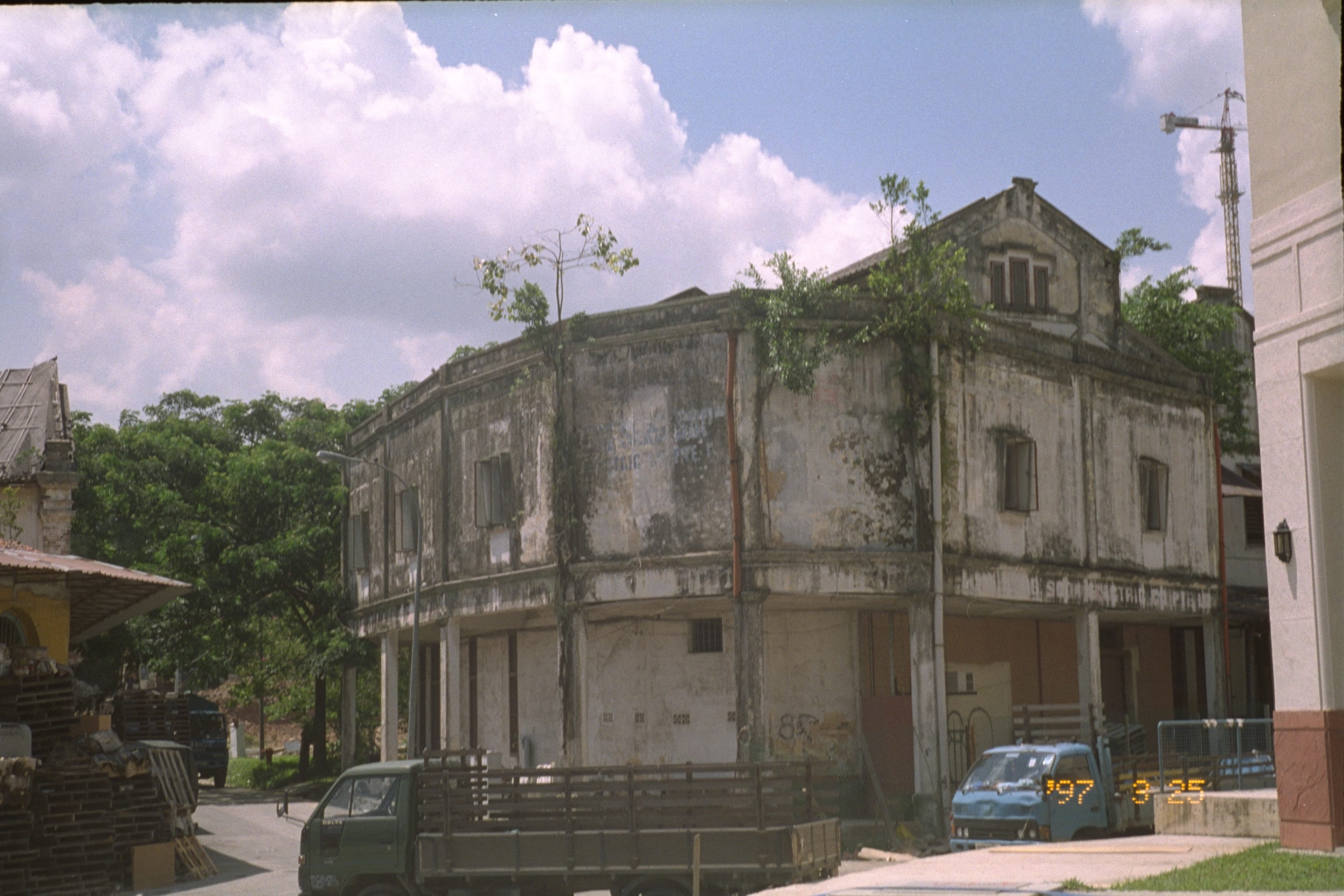 Old Warehouse along Robertson Quay