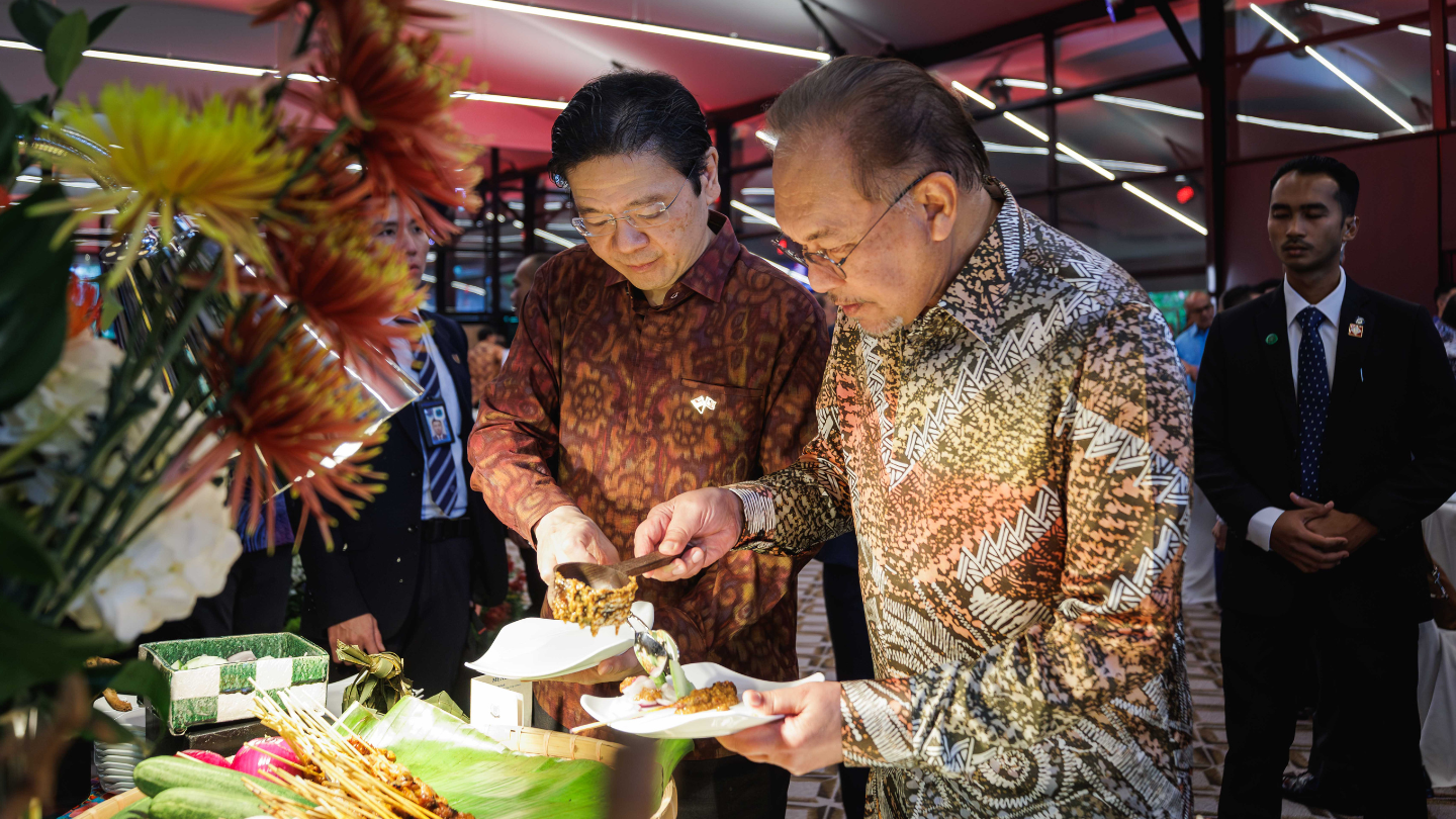 PM Wong and PM Anwar at the delegation high tea.