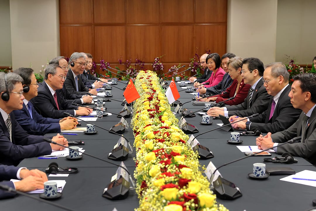 Photo of PM Lawrence Wong at a delegation meeting with People’s Republic of China Premier Li Qiang