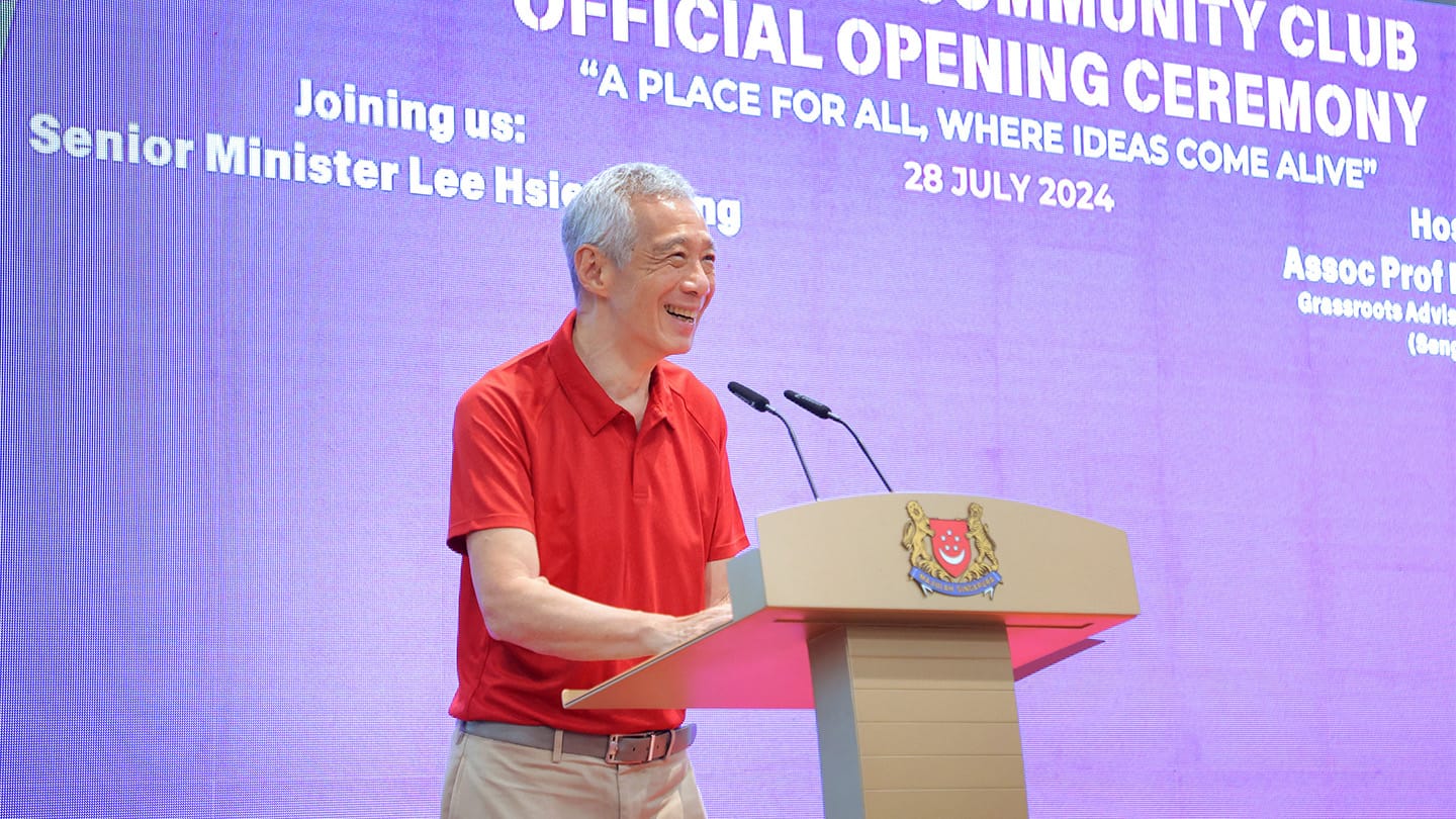 Lee Kin Loong SM Lee Hsien Loong at the Official Opening of Buangkok Community Club ...