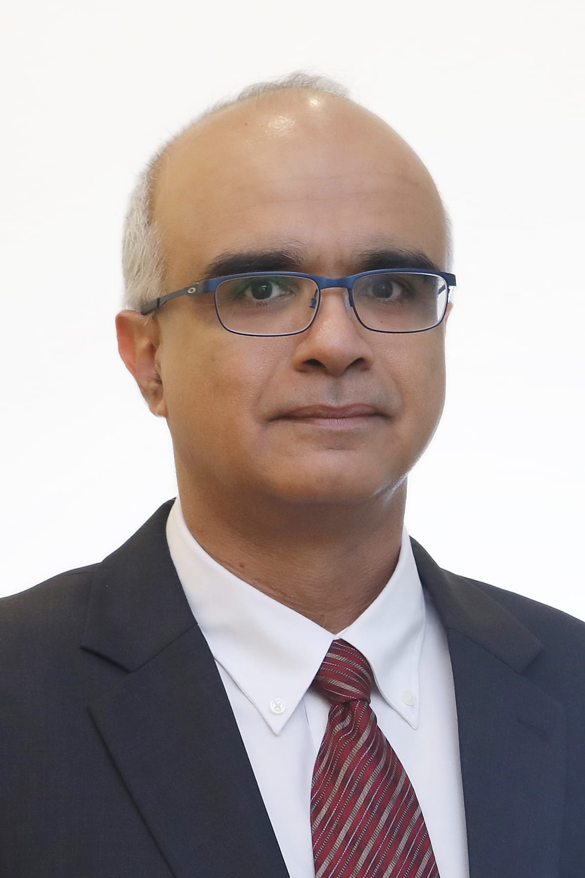 Portrait photo of Mr Vaswani.