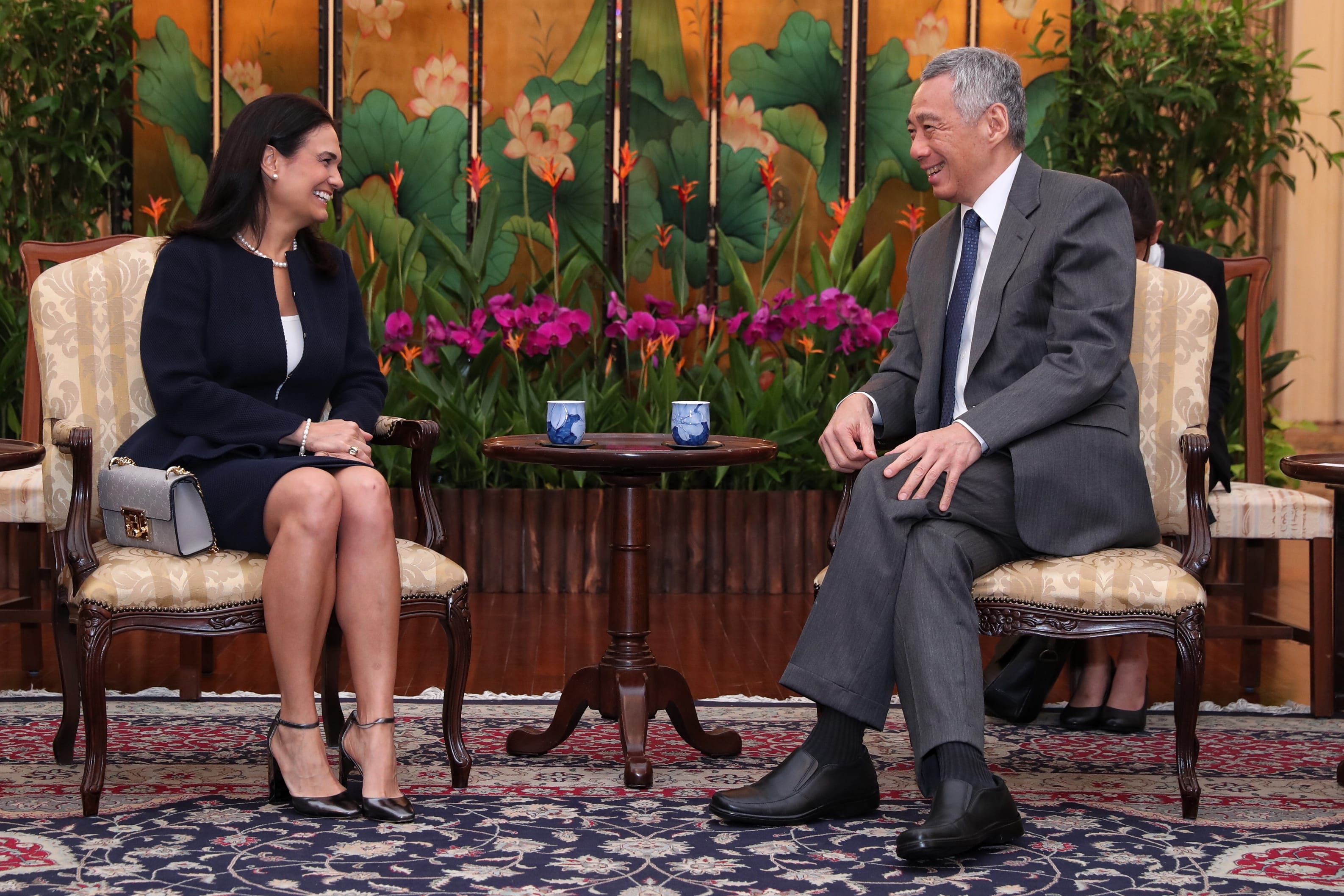 Vice President Isabel de Saint Malo de Alvarado with Prime Minister Lee Hsien Loong.