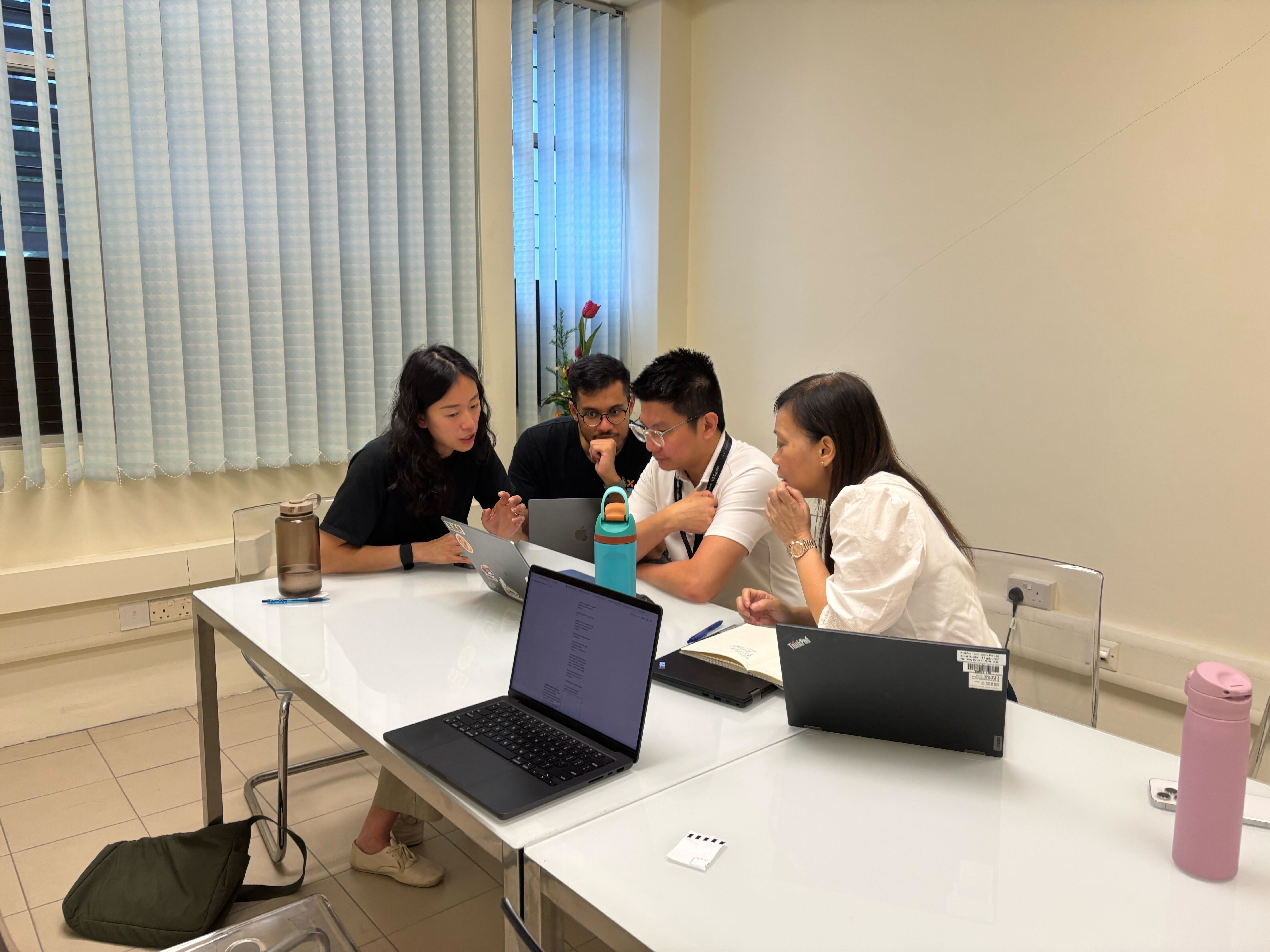 This is the alt text