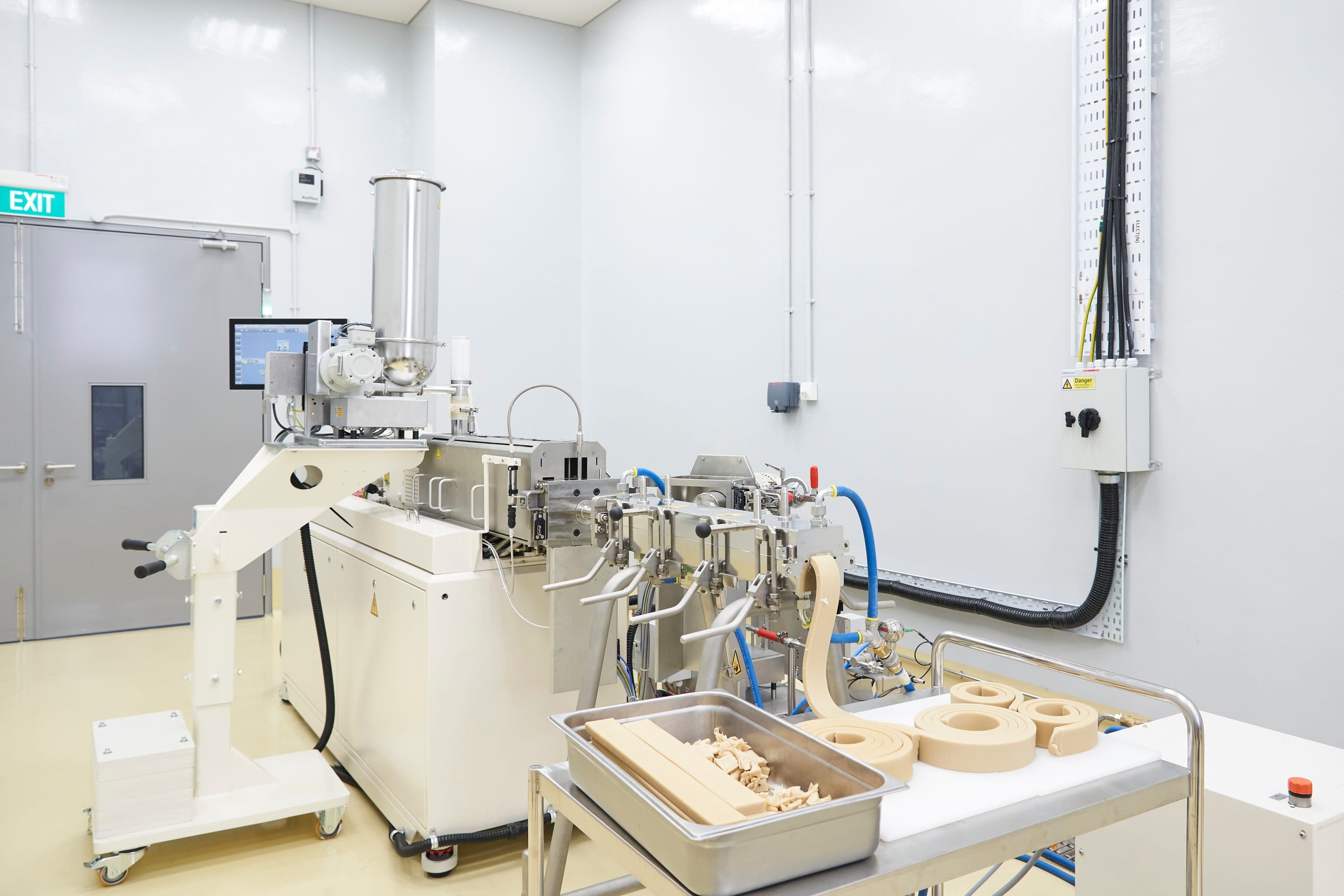 Twin Screw Extrusion Service