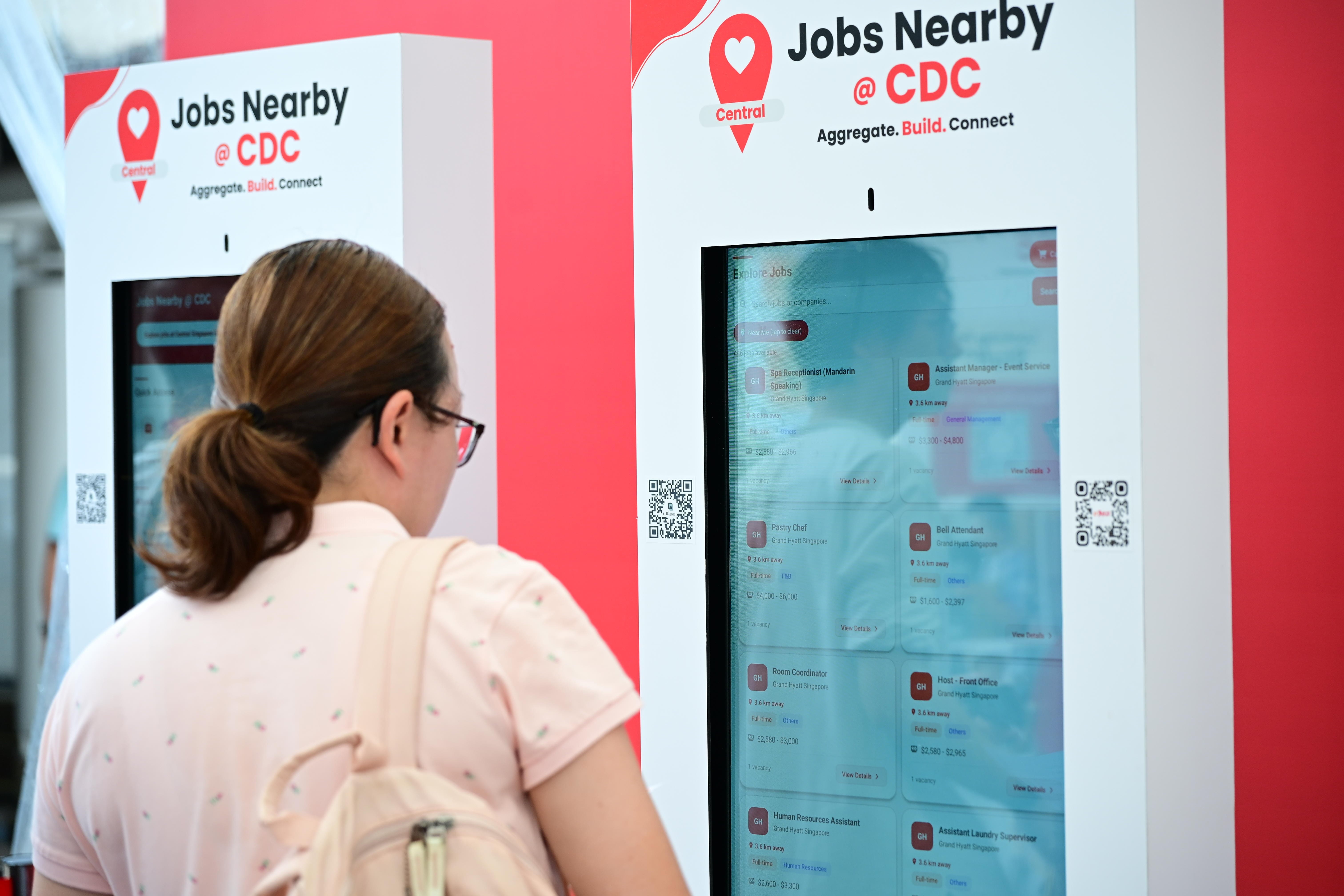 Enter a descOne-stop platform to connect residents with various job opportunities (ranging from blue to white-collar jobs and part-time/flexible options)riptive alt text.
