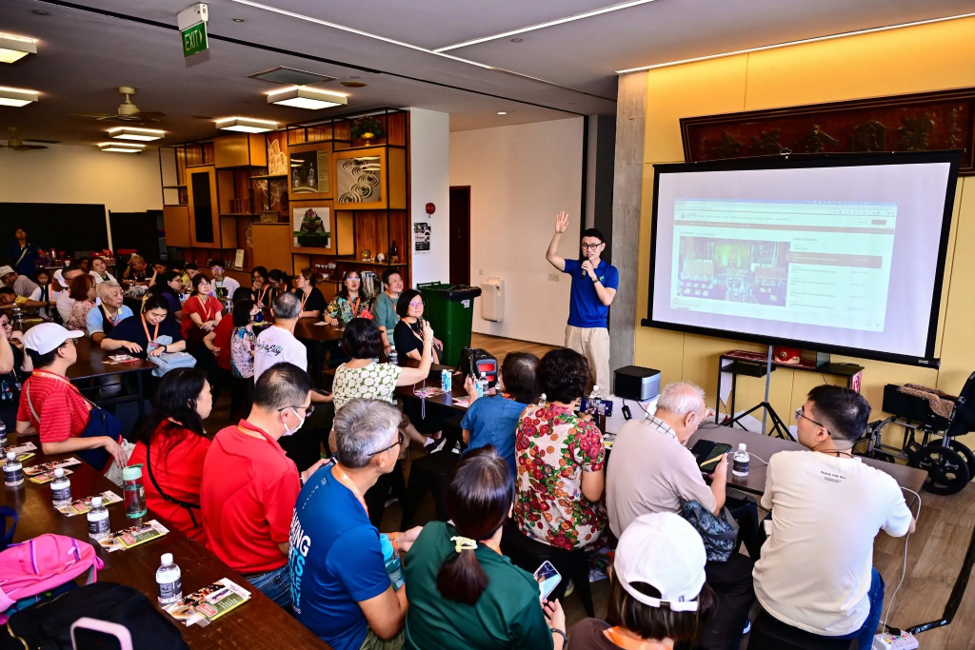 Mayor Baey interacting with participants