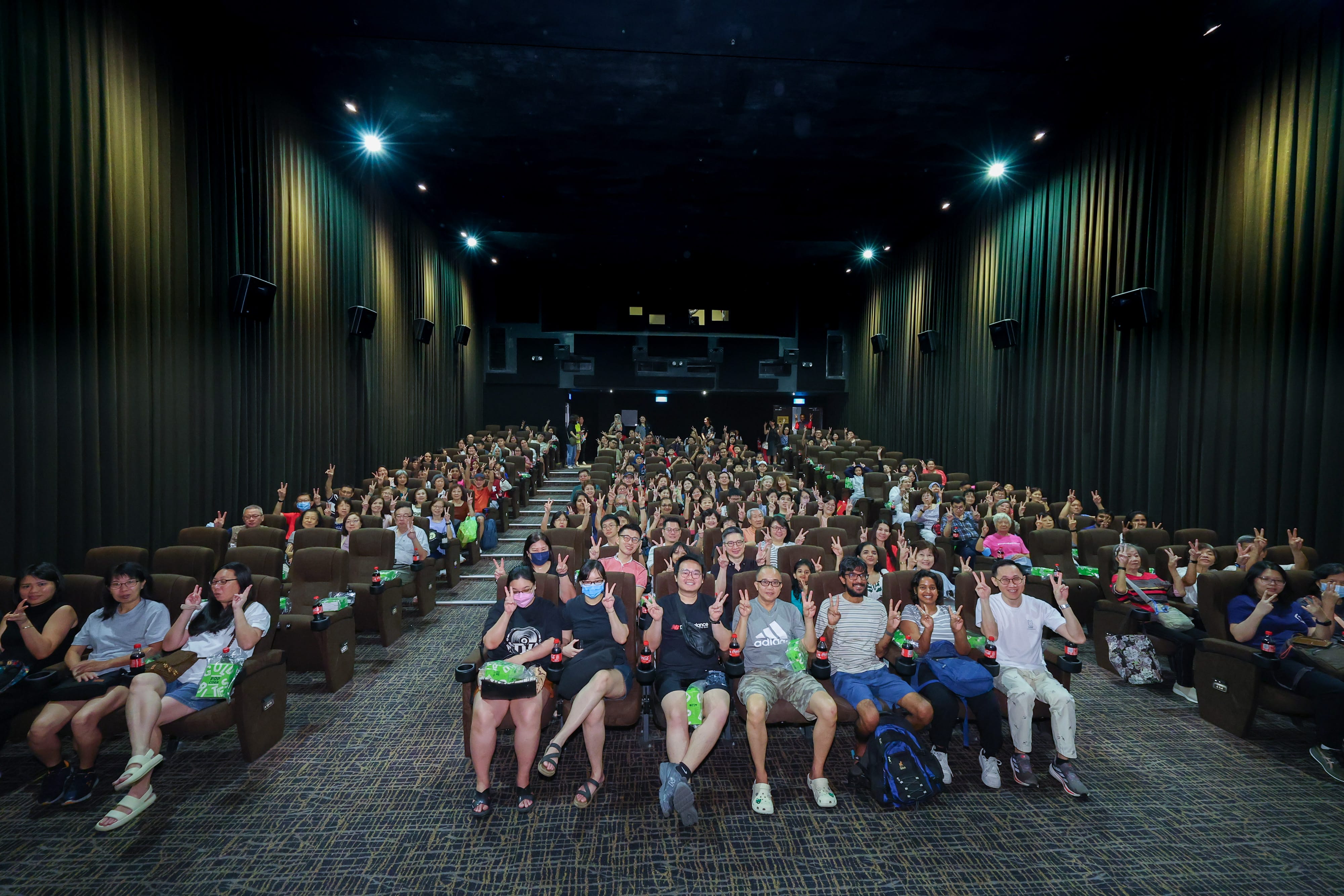 Group photo during The Violinist move screening