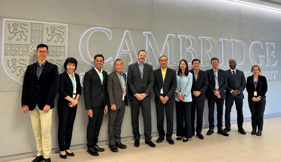 Group photo of SEAB at Cambridge