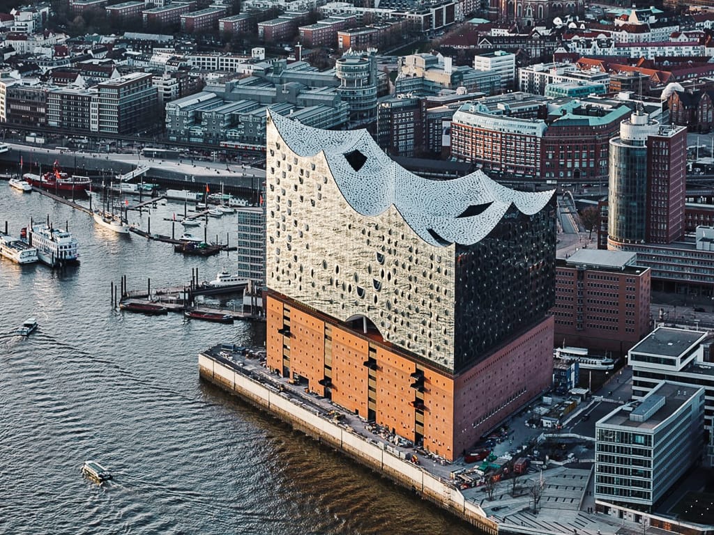 The Elbphilharmonie at HafenCity © Maxim Schulz