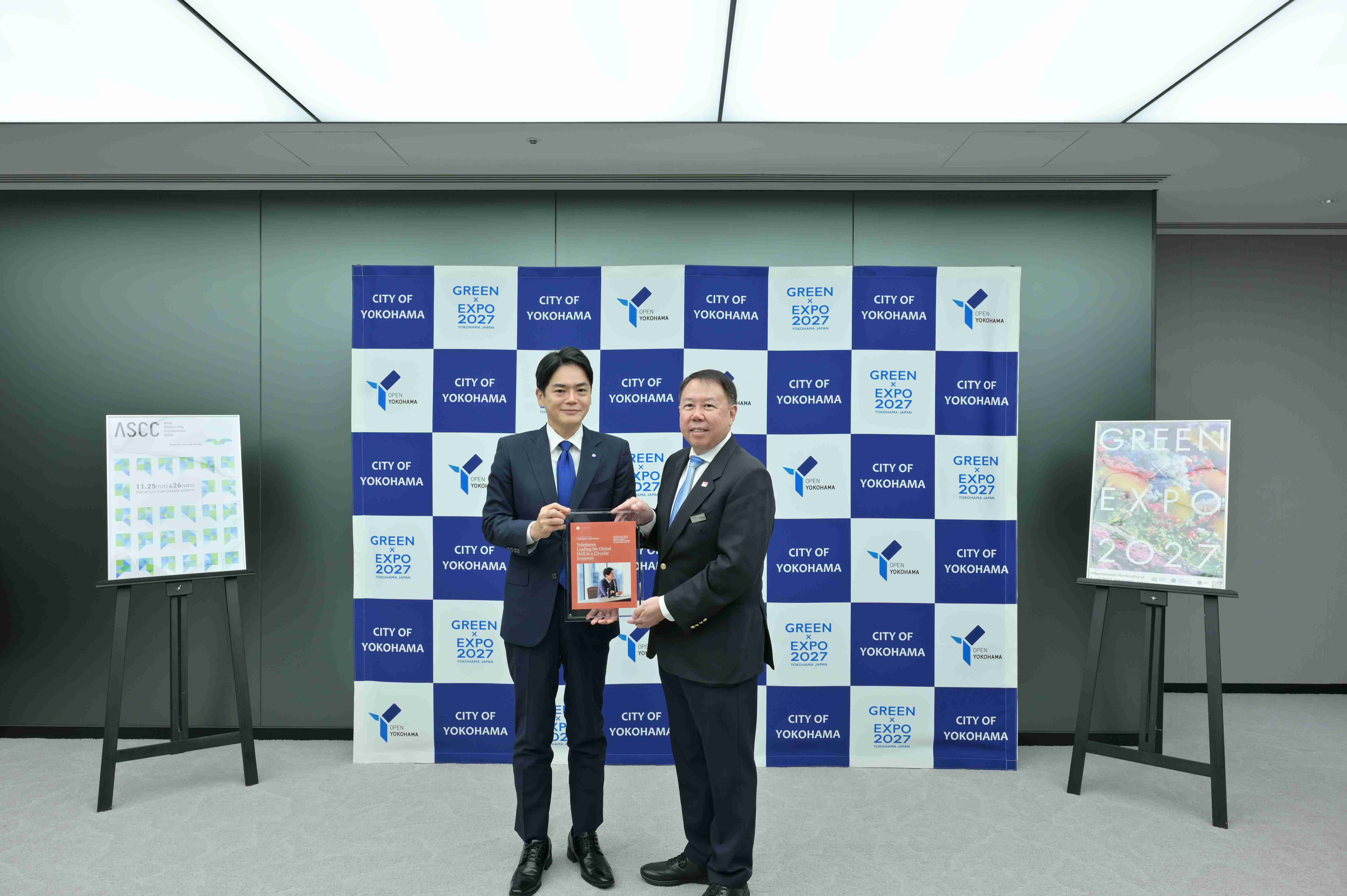 CLC discussed with Mayor Yamanaka Takeharu, Mayor of Yokohama on greater collaboration in the LKYWCP Network. © Centre for Liveable Cities