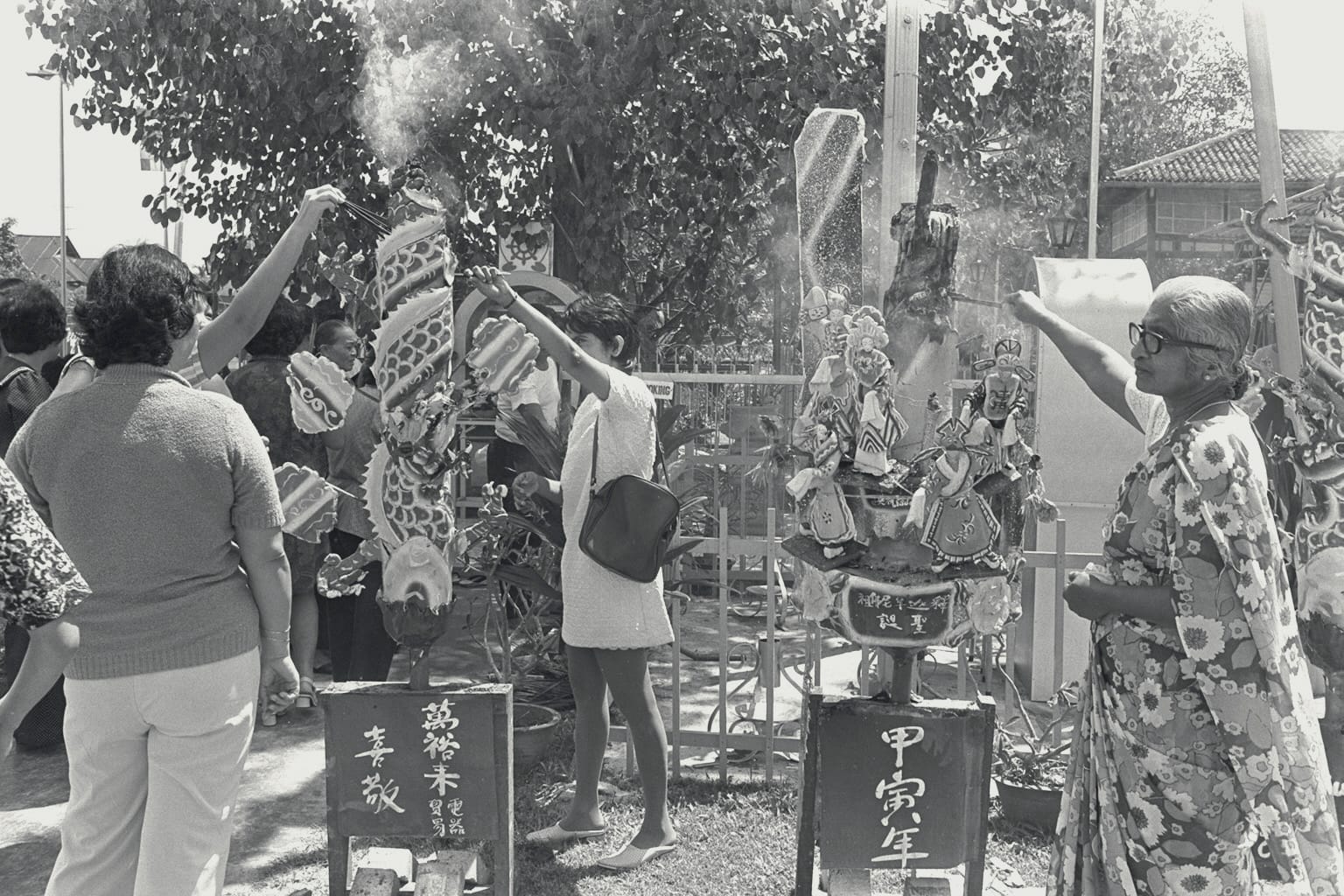 On this Vesākha (Vesak Day) in 1974, worshippers from all races gather at the Manggala Vihara – a temple practising Theravada Buddhism – at Jalan Eunos in Singapore to commemorate the birth, enlightenment and the passing of Gautama Buddha. These events are of significance to Buddhists of all traditions. Singapore Press Holdings.