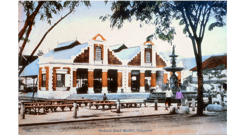 Orchard Road Market, c. 1911. The cast-iron fountain on the right currently stands at the courtyard of Raffles Hotel. Courtesy of National Archives of Singapore.