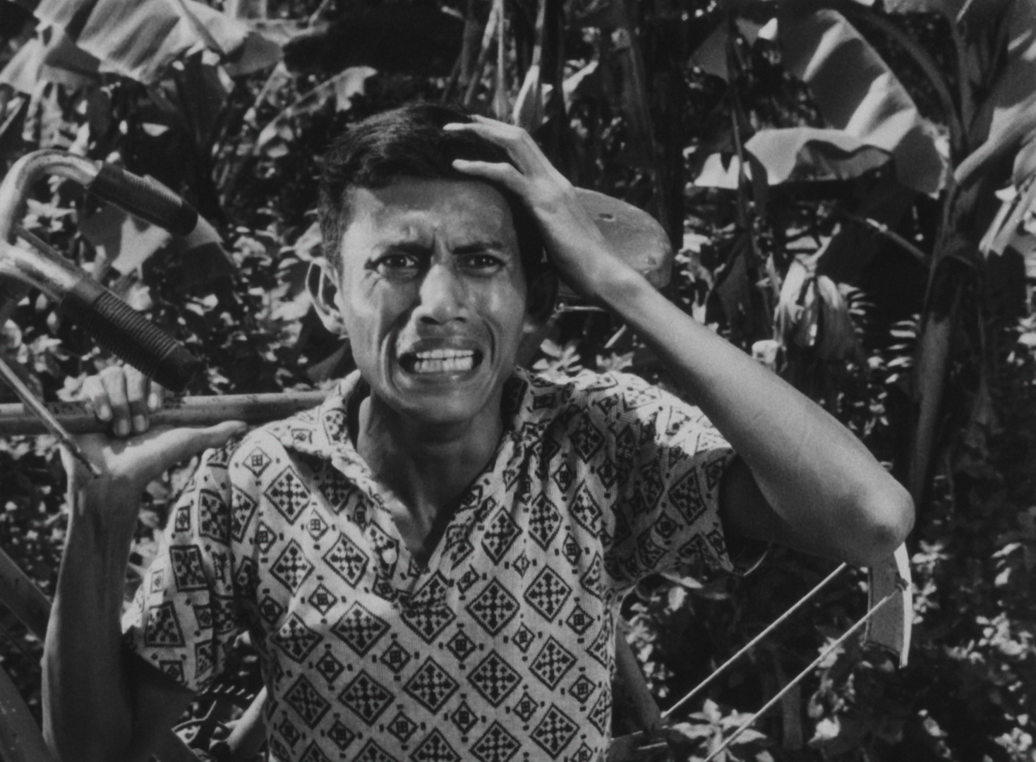 Still from Gado Gado by S. Roomai Noor. Courtesy of Cathay-Keris Films Pte Ltd.