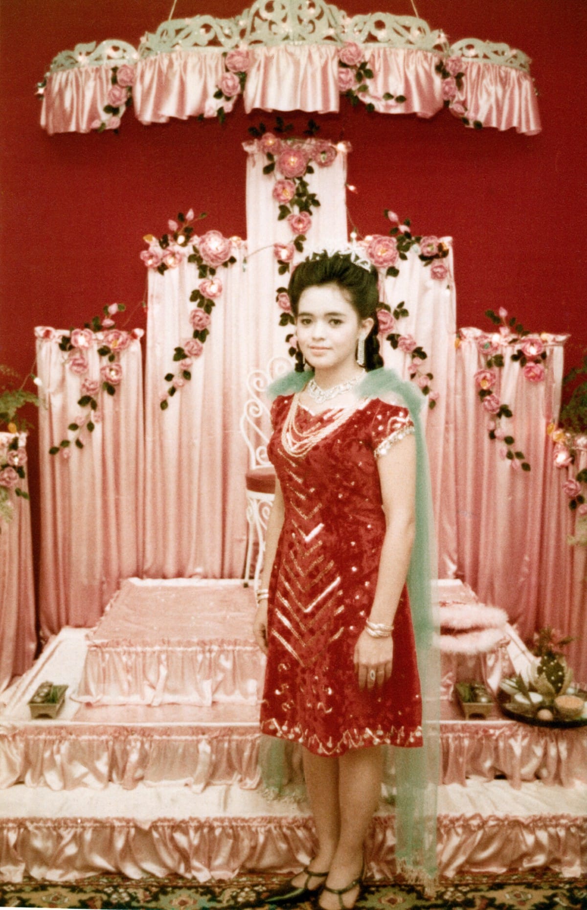 For the berinai kecil on 29 August 1969, Salleh Sariman’s wife Noribah M. Serat wore a costume from “Jula Juli Bintang Tujoh”, a film released by Cathay-Keris in 1962. Courtesy of Salleh Sariman.