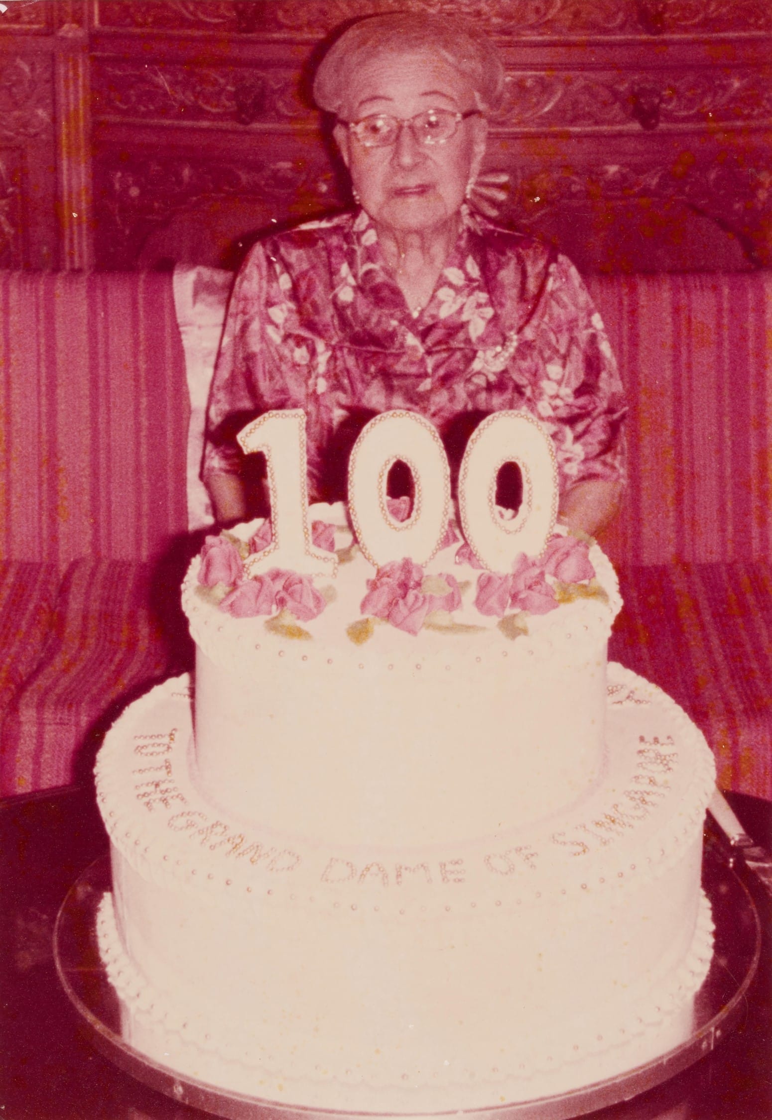 Mrs Lee Choon Guan at her 100th birthday celebration, 1977. Collection of the Peranakan Museum of Singapore. Gift of the Lim Family.