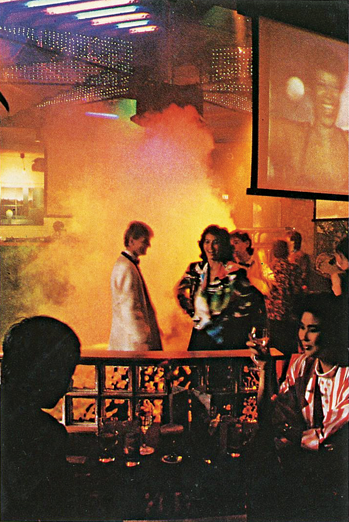 With the revival of discotheques in the late 1970s, the former Lost Horizon at Shangri-La Hotel was revamped to become Xanadu. Opened in 1981, the million-dollar discotheque boasted complex laser effects, a high-tech sound system and plush interior décor. Courtesy of Shangri-La Hotel, Singapore.