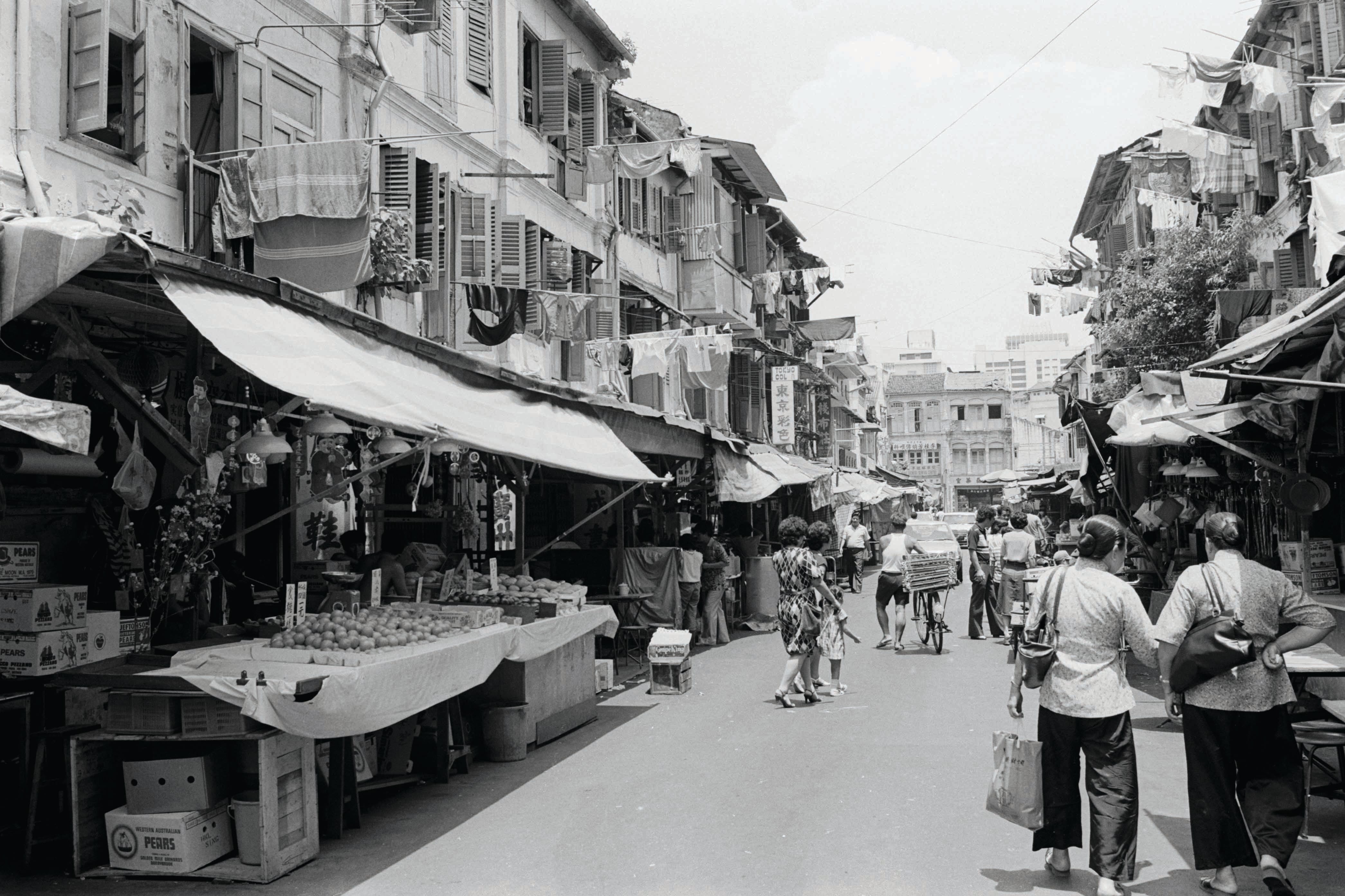A 1983 photograph of Smith Street, which is part of the Chinatown Conservation Area. From the Lee Kip Lin Collection. All rights reserved. Lee Kip Lin and National Library Board, Singapore 2009.