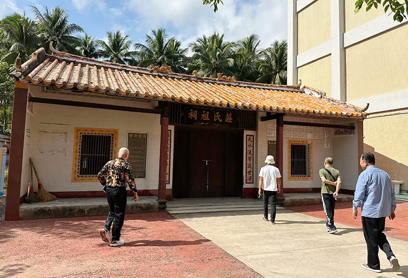 The Zhuang Ancestral Hall in Dayou Village dedicated to the Zhihuan branch of the Zhuang lineage, 2024. A school was later built adjacent to it. Despite visiting the village several times with my parents, I was previously unable to locate it as it was “hidden” within the school compound walls. Courtesy of Chung Kwang Tong. What happened next was something truly special. As we drove through the village, they stopped at various graves, pointing them out one by one.