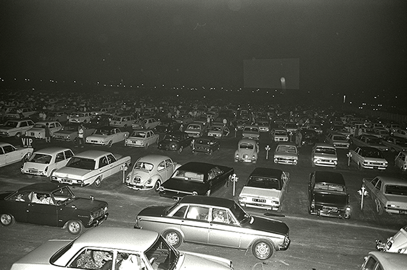 Vehicles at the Jurong Drive-in Cinema on opening night, 14 July 1971, Ministry of Information and the Arts Collection, courtesy of National Archives of Singapore Media - Image No. 19980007001 - 0003).