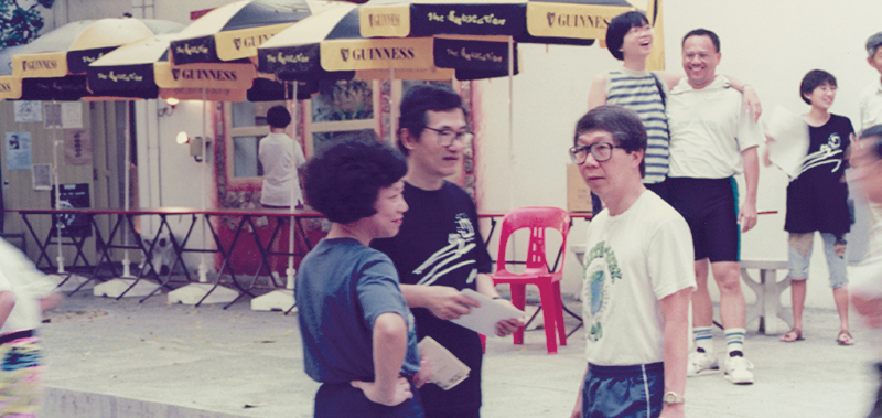 Kuo Pao Kun (in black) and Professor Tommy Koh (in sports attire) at The Substation’s First Anniversary Walk-a-Jog event in September 1991. The Substation Collection, PictureSG, National Library, Singapore.